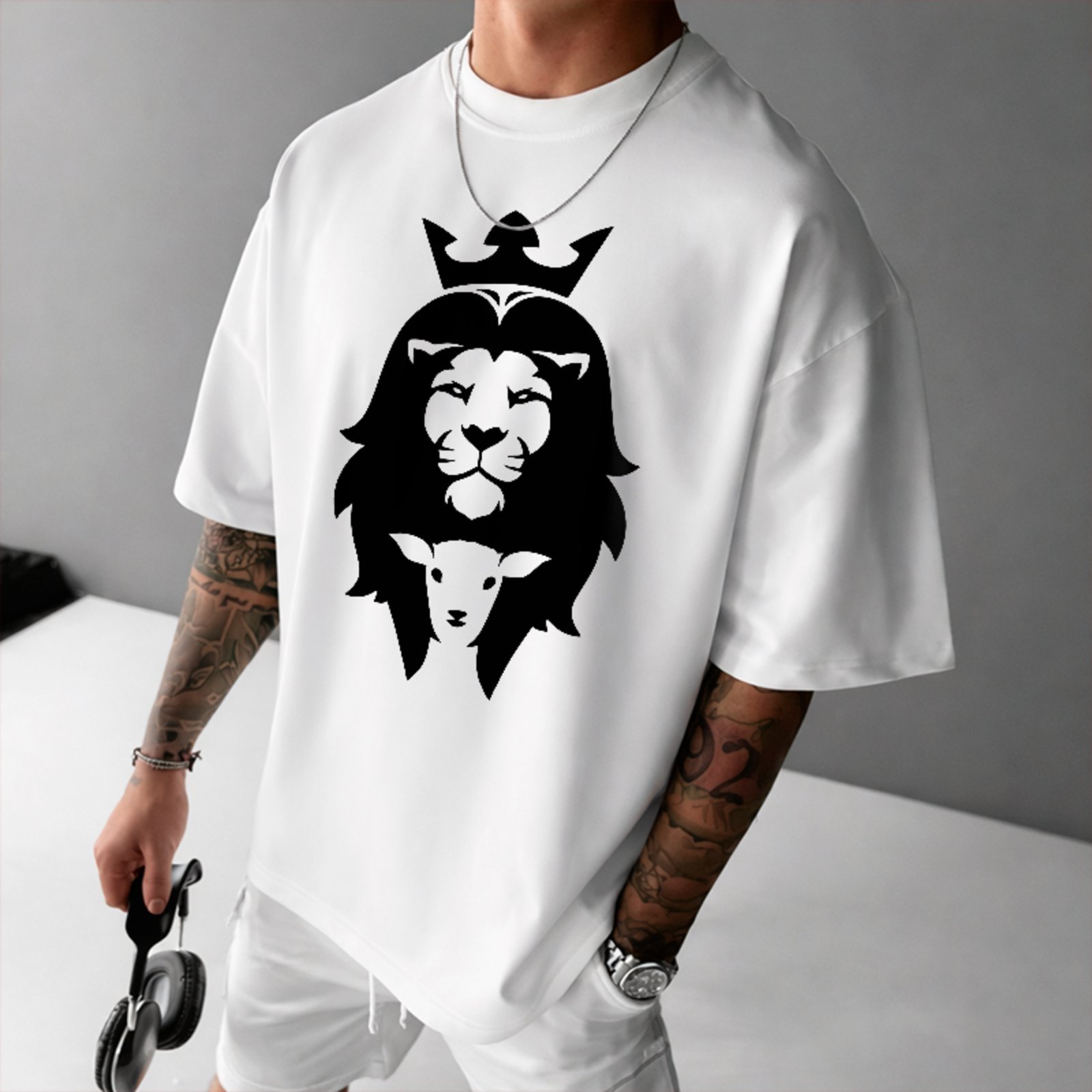 Camiseta Oversized Leão E Cordeiro Cristão Fé Streetwear Branco