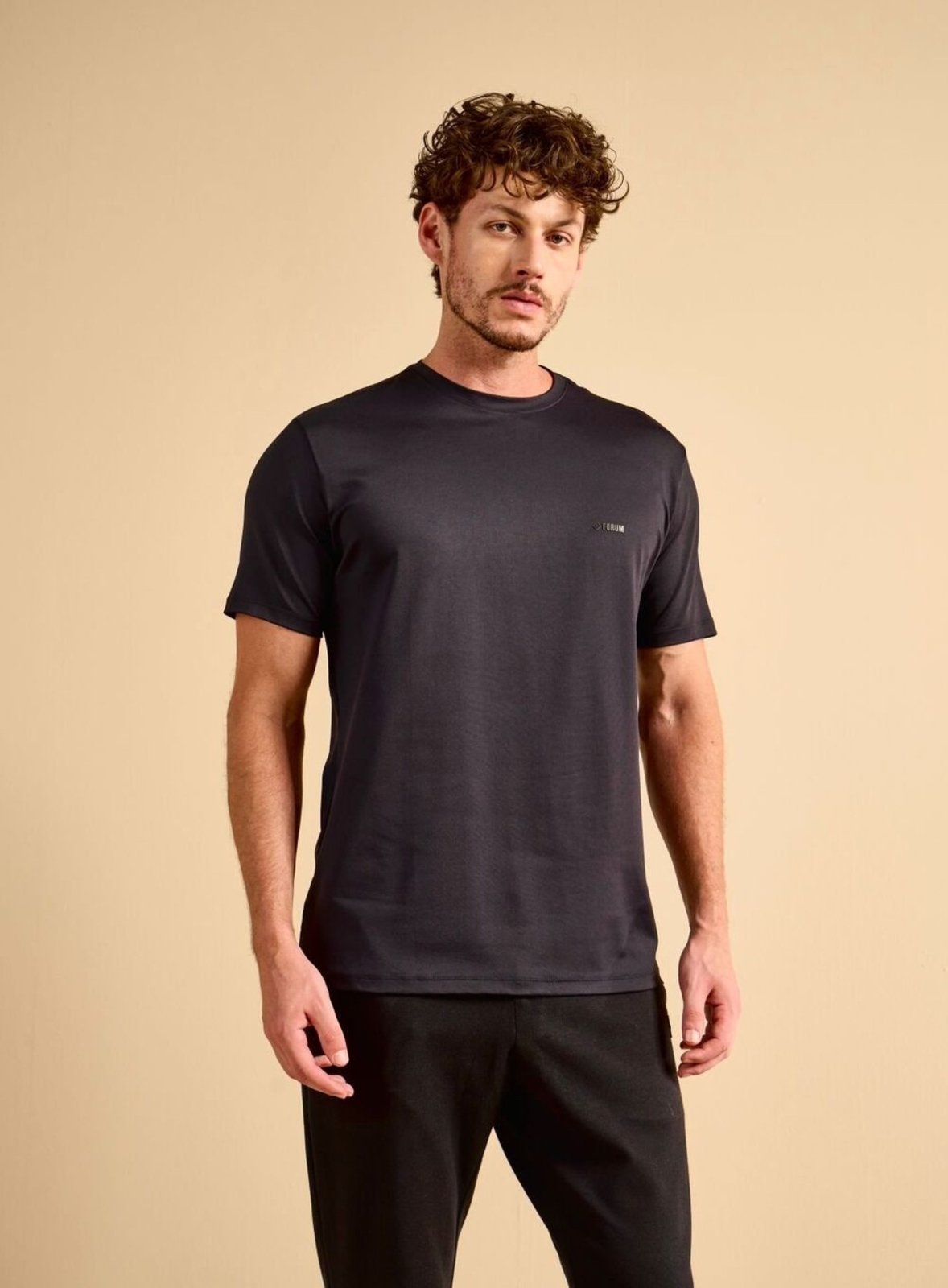 Camiseta Masculina New Box Básica Forum Preto