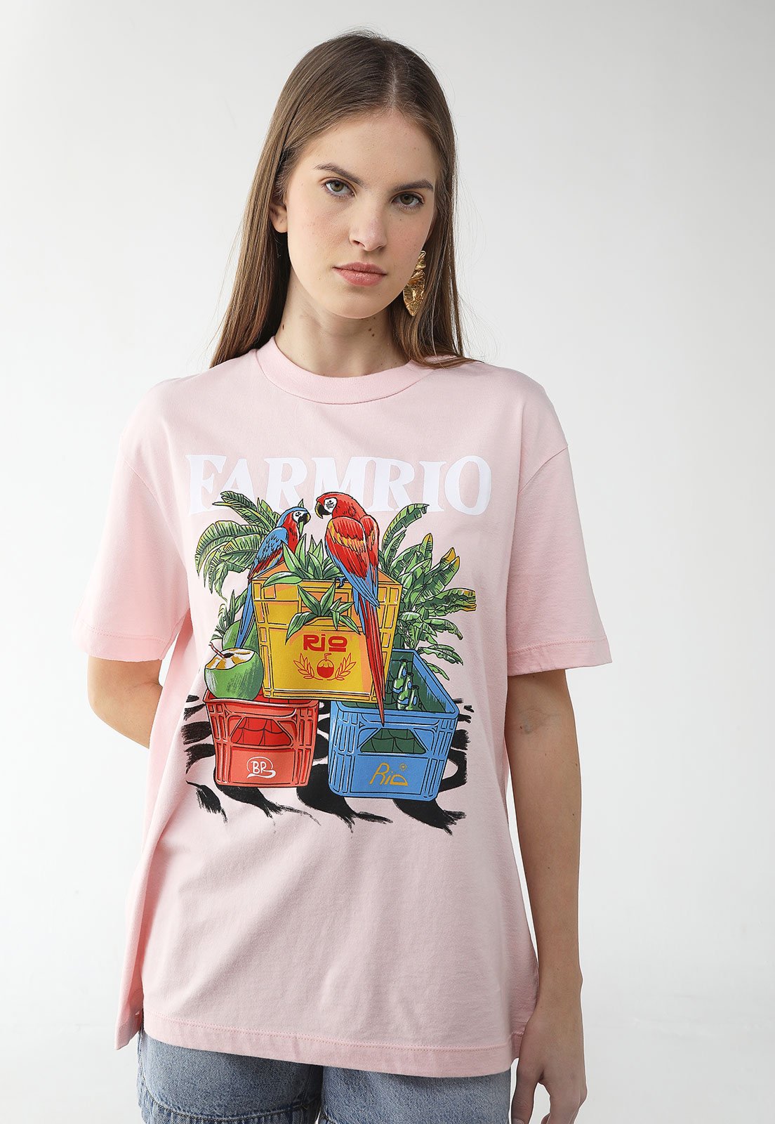 Camiseta Feminina FARM Estampa Tropicais Rosa Claro