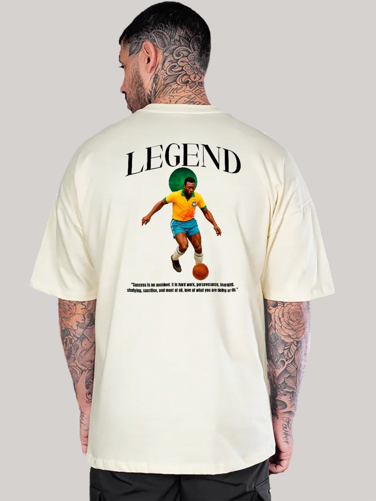 Camiseta Ousy Oversized Pelé Ícone Mundial Do Futebol Brasileiro Unissex Off White