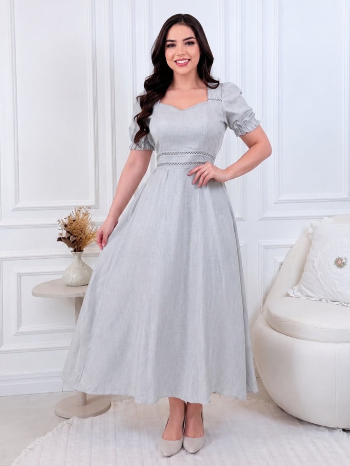 Vestido Midi em Linho com Guipir Manga Curta Princesa Cintura Marcada Moda Evangélica Cinza