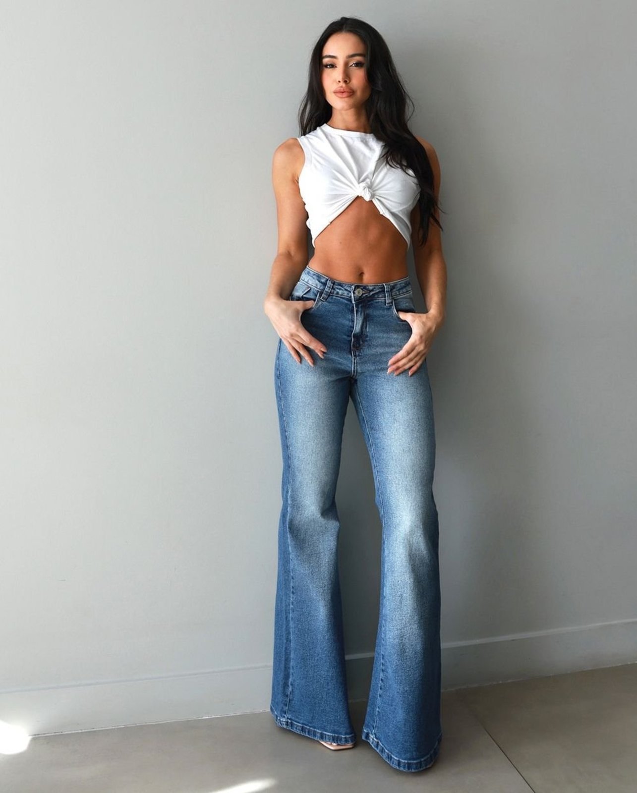 Calça Jeans Maxi Flare Feminina 25502 Sky com Bigode Consciência