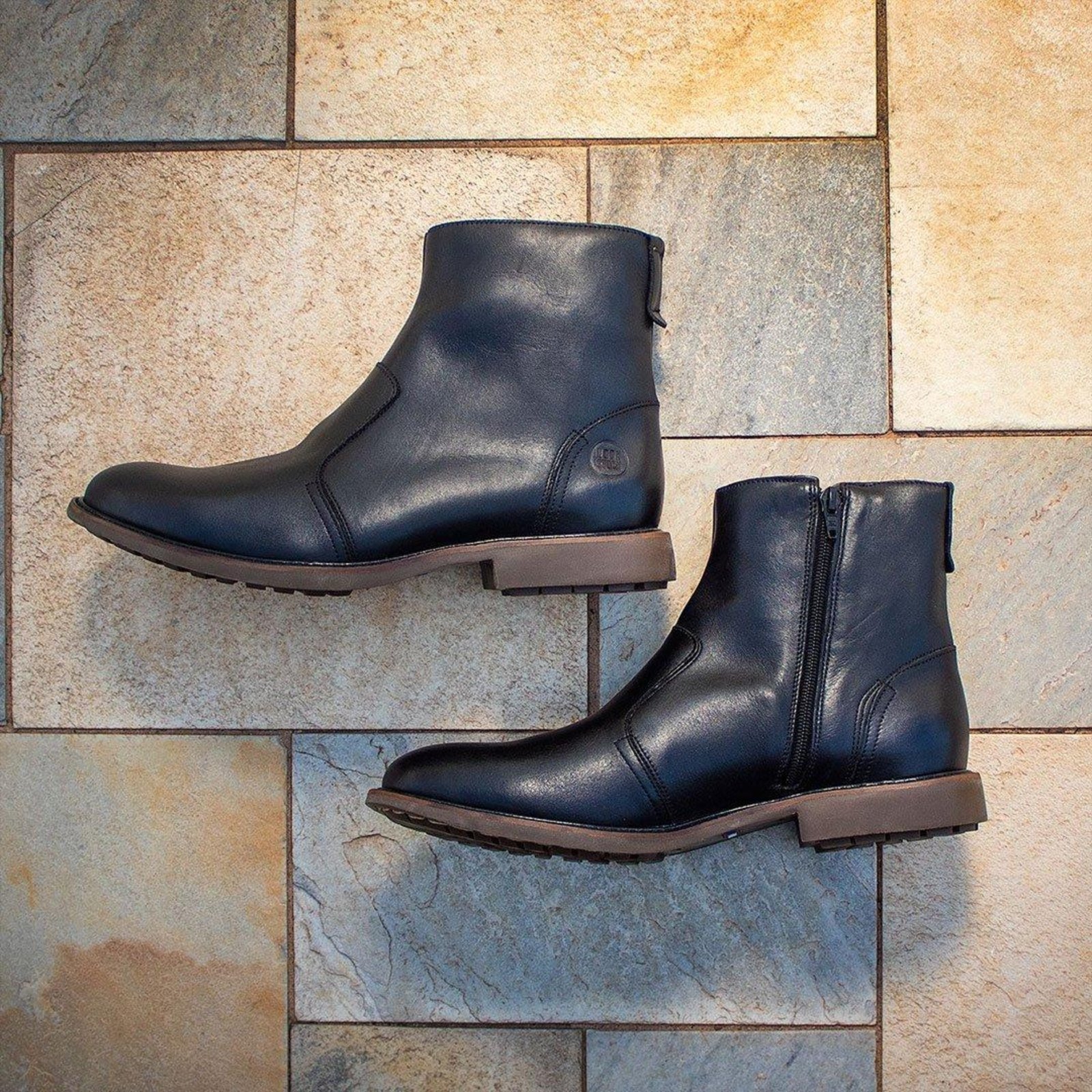 Bota Masculina Couro Look Stock Lançamento Solado Costurado Preto