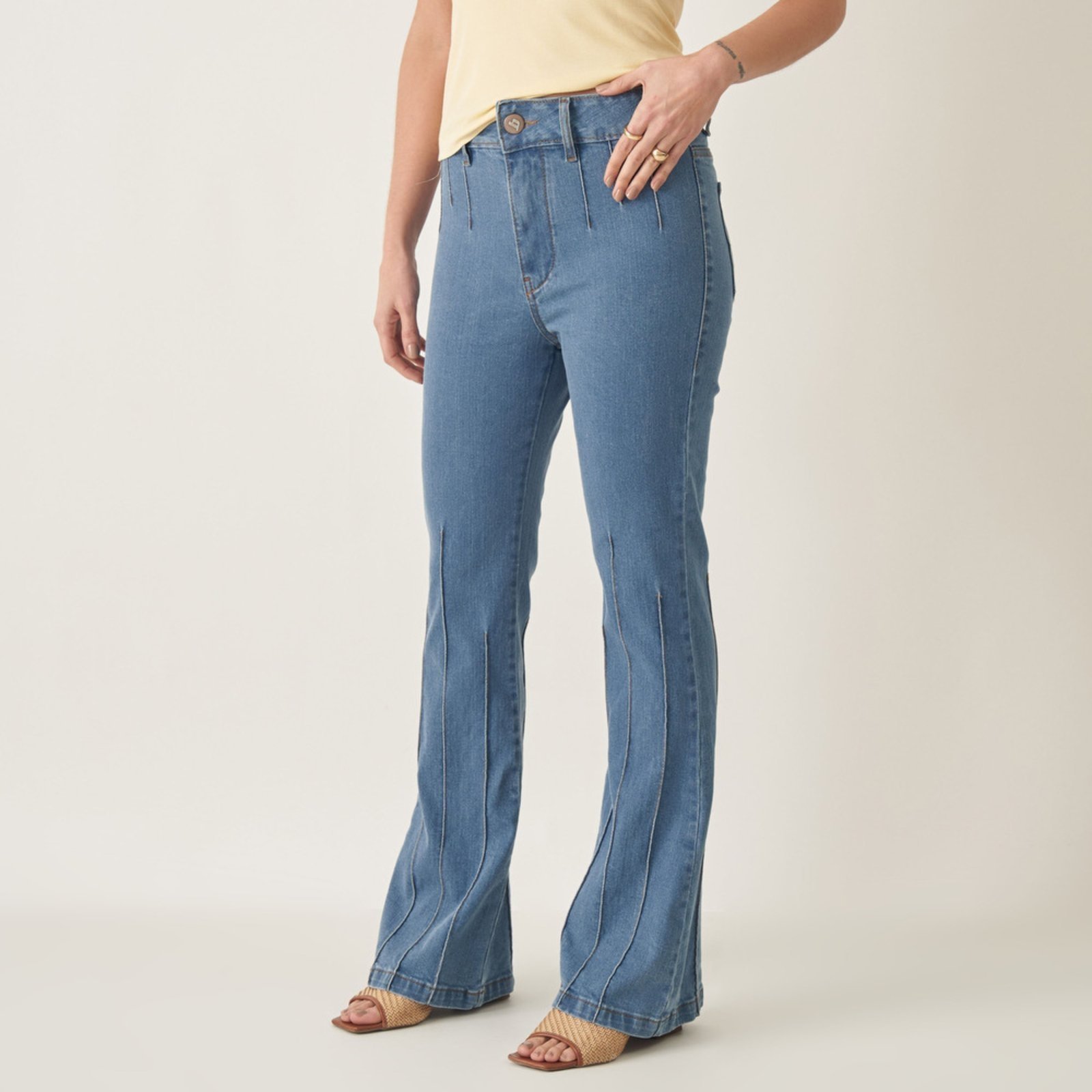 Calça Jeans Flare Cintura Alta com Nervuras