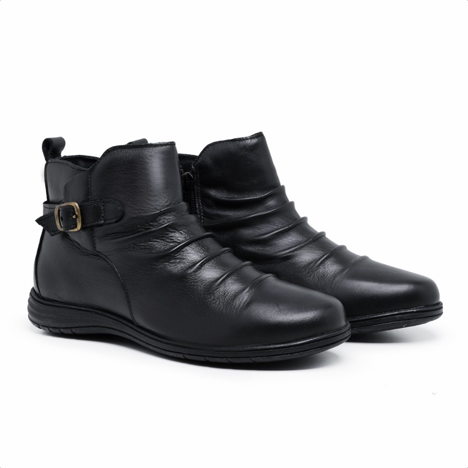 Bota Feminina, Kauany Calçados, Sola Rasteira Cano Baixo de Couro Ref.0657 Preto