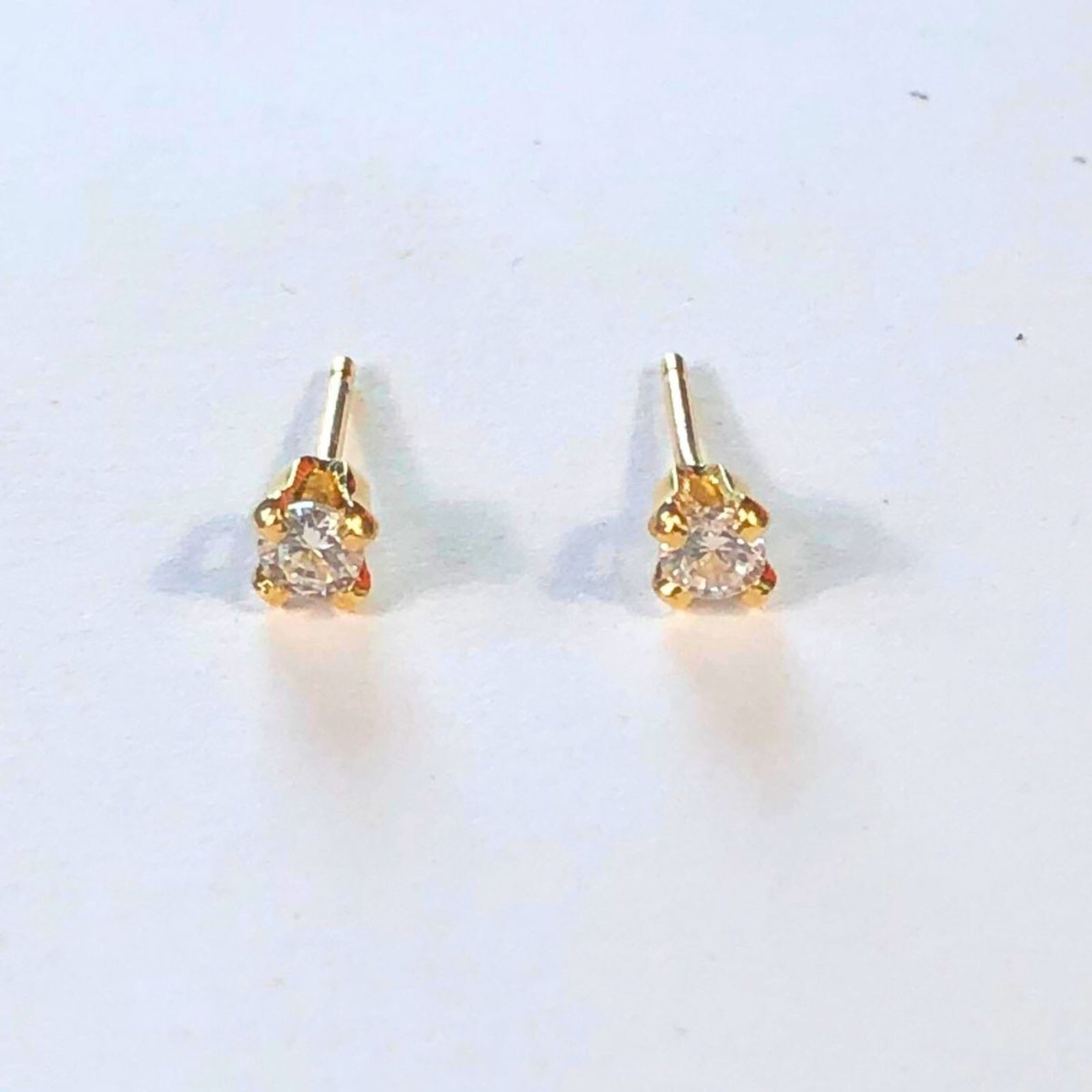 Brinco Solitário FMF Brilhante Antialérgico Banhado a Ouro Brinco Solitário FMF Brilhante Antialérgico Banhado a Ouro