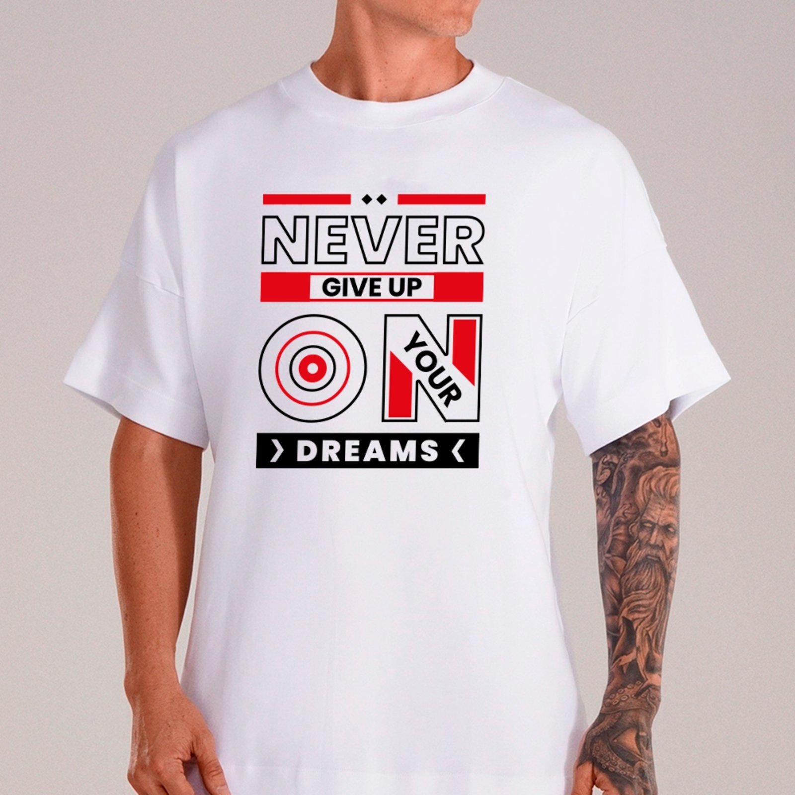 Camiseta Ousy Never Give Up On Your Dreams Oversized Unissex Branco