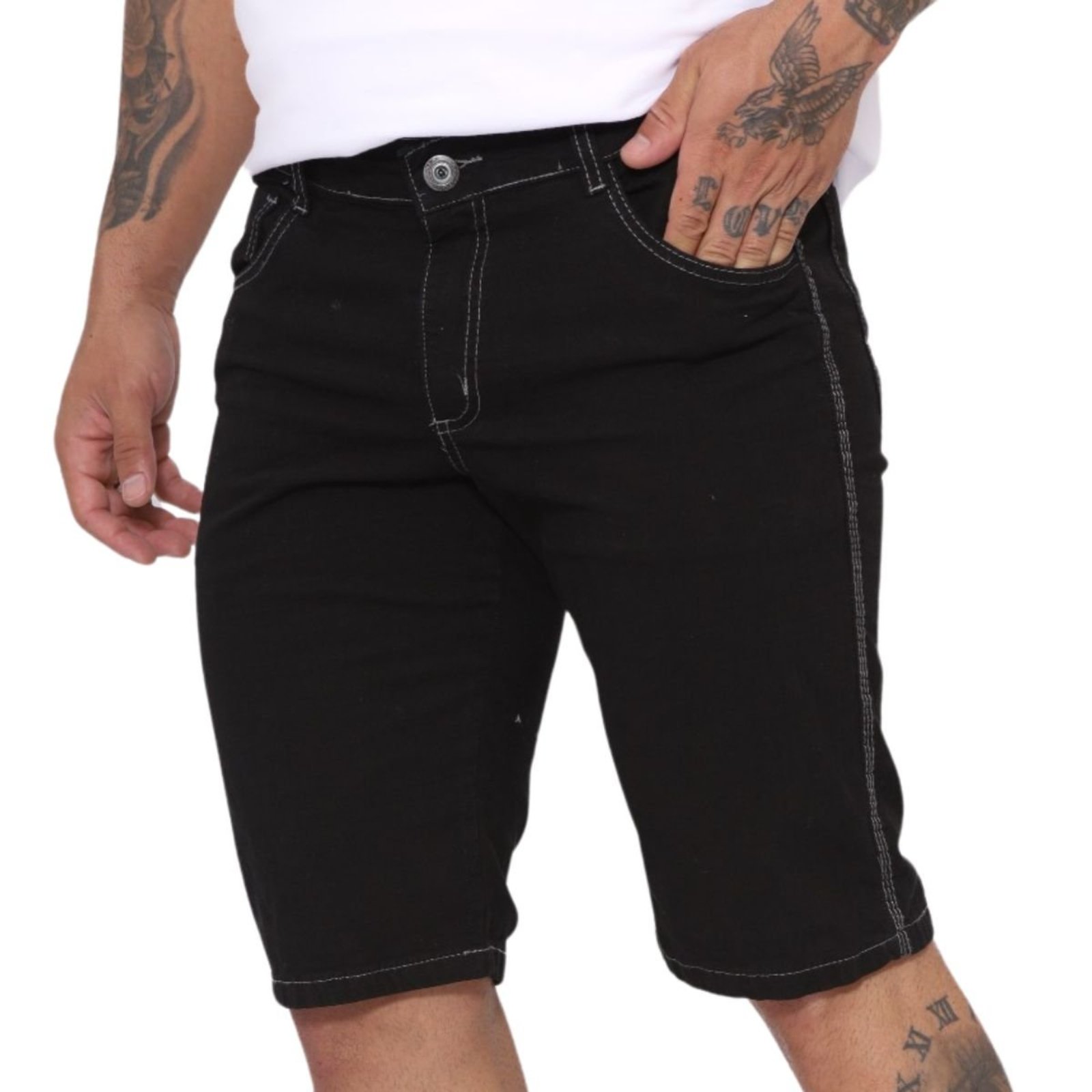Bermuda Masculina Preta Com Destaque em Linha Branca Alleppo Jeans