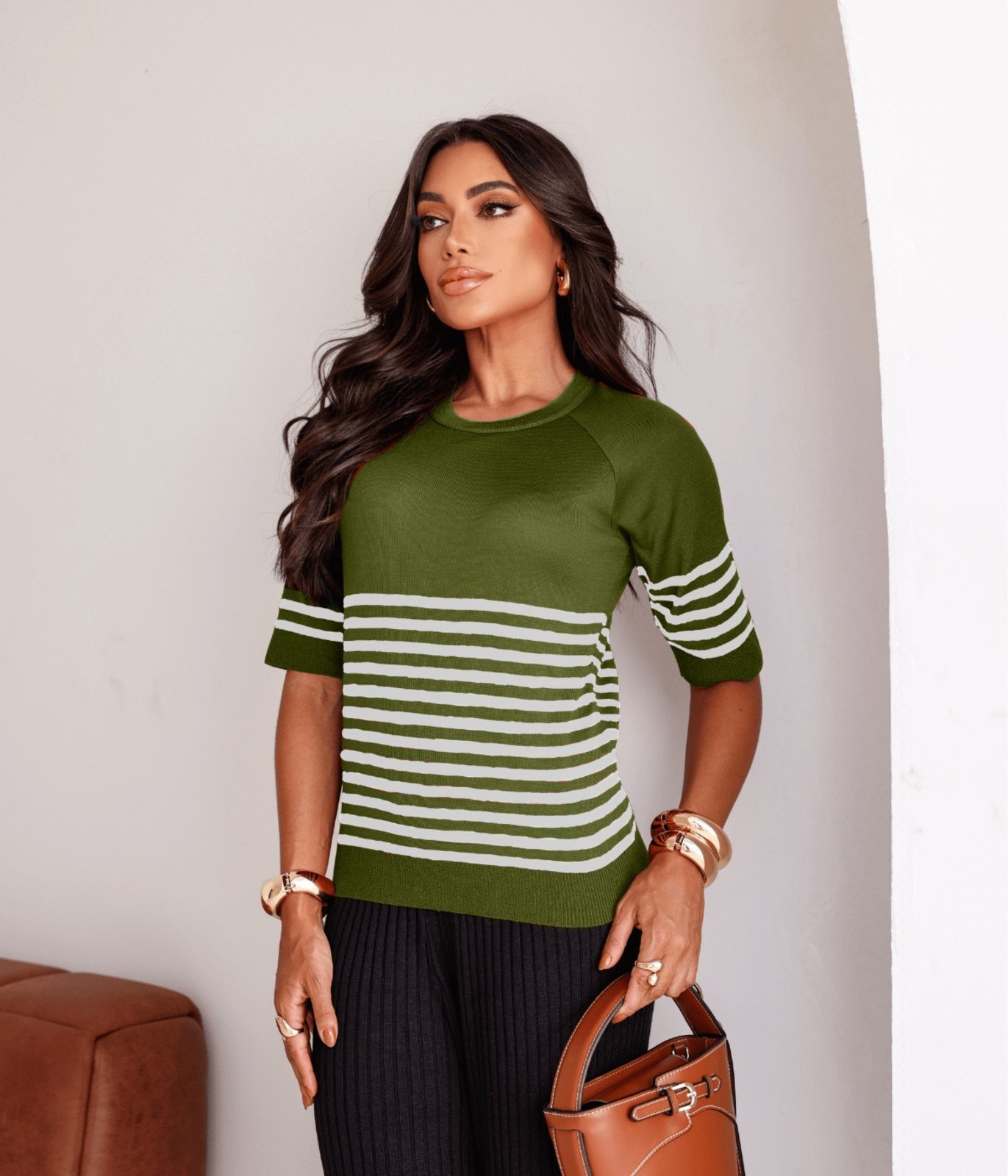 Blusa Cherry Line Tricô Manga Curta Listrada Gola Redonda Verde E Off White