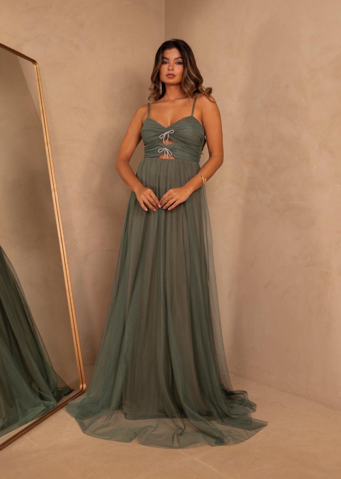 Vestido Longo Alcinha com Detalhes no Tórax Laço Ondynie Cia Do Vestido Verde Sálvia