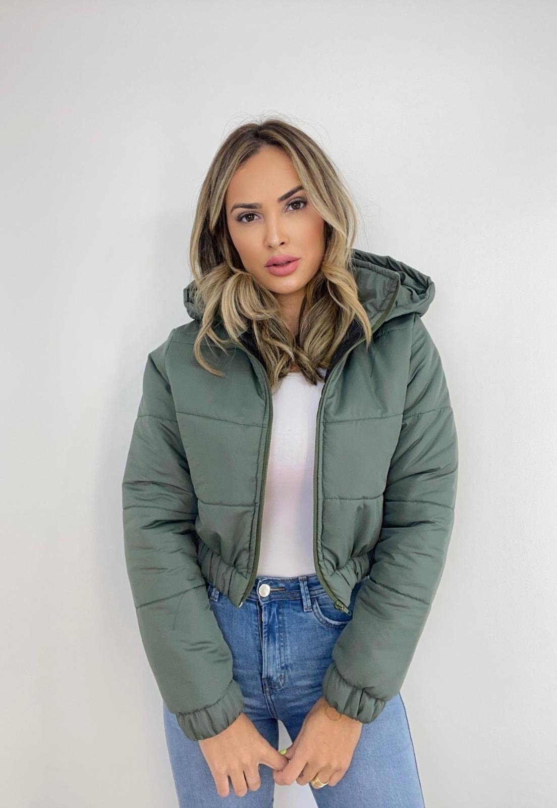 Jaqueta Puffer Curta Verde Militar Clássica