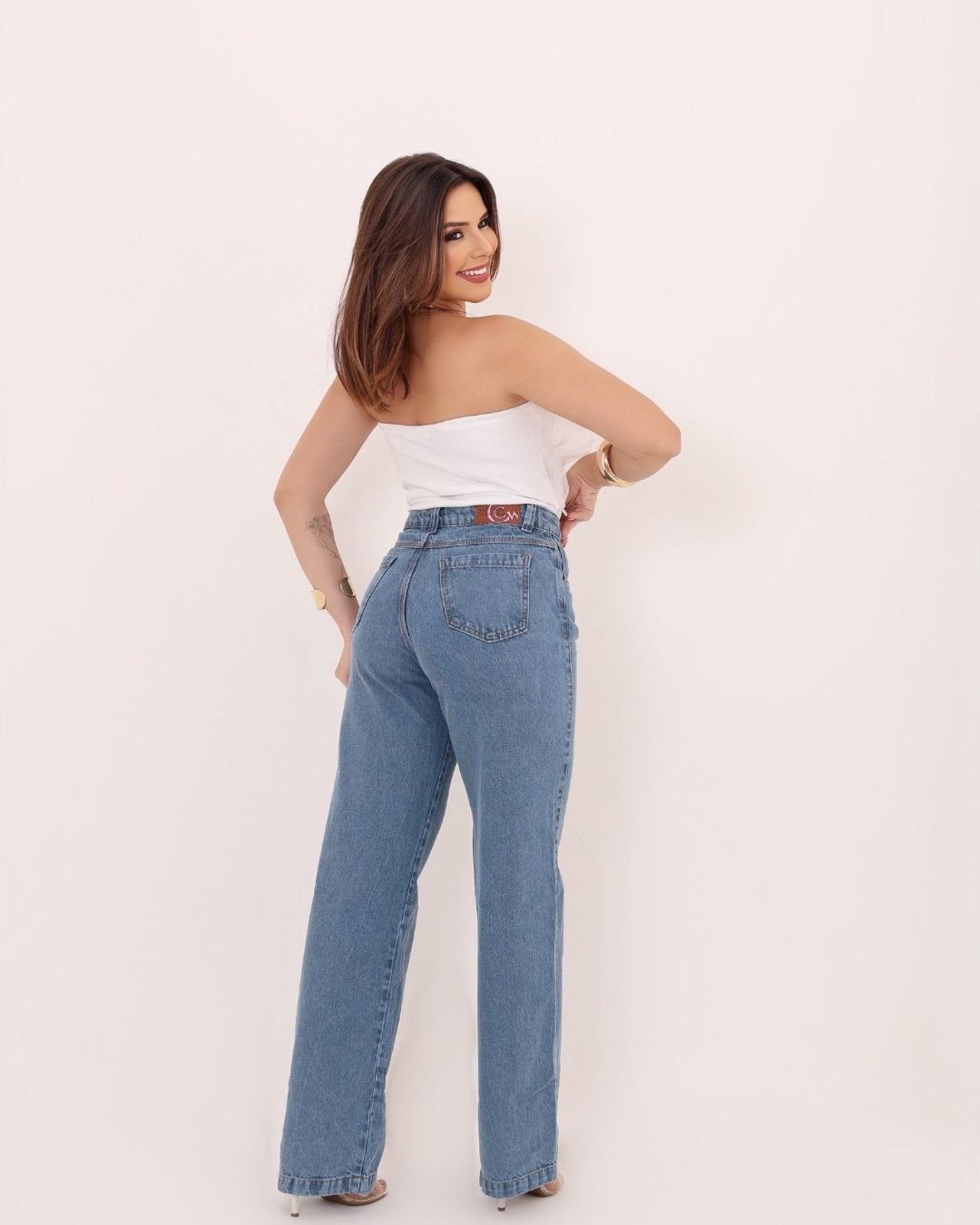 Vista 3 Calça Jeans Widleg Boca De Sino CCW CAPITAL Confortavel e Casual Clara CCW CENTRAL CAPITAL WEAR azul/jeans azul CCW CENTRAL CAPITAL WEAR azul/jeans azul