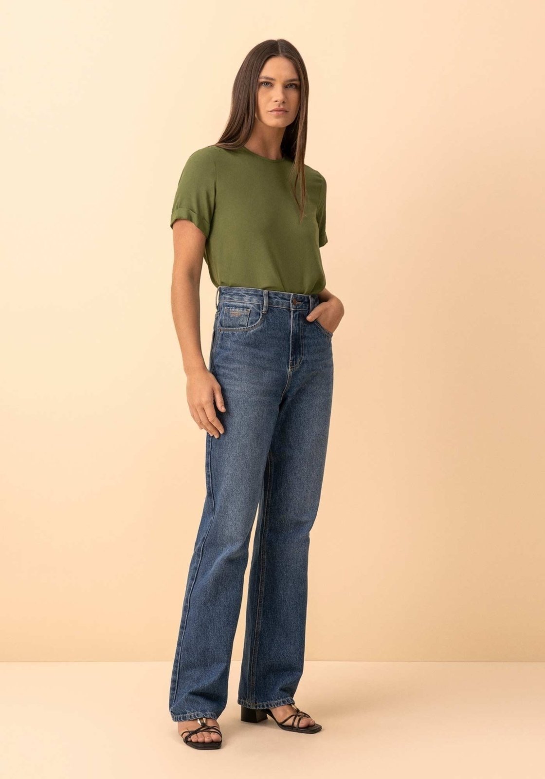 Blusa De Mangas Curtas Com Barras Dobradas E Bordado