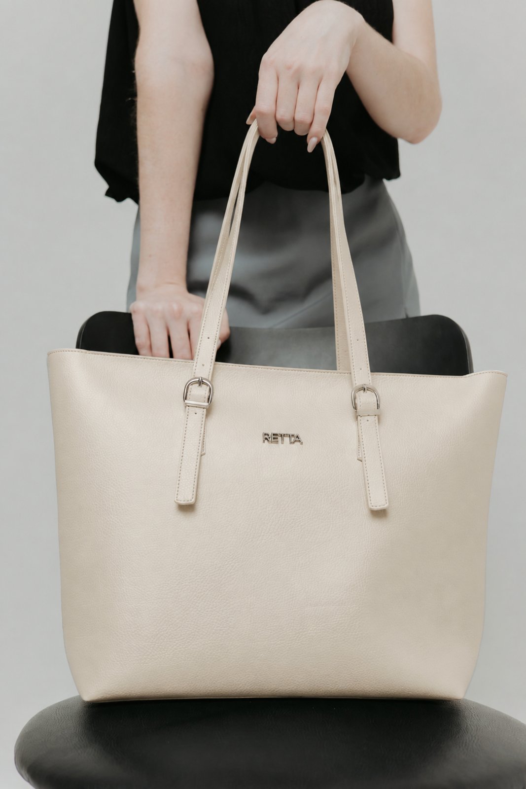 Bolsa Feminina Grande de Ombro Alça Regulável e Nécessaire Retta Preto