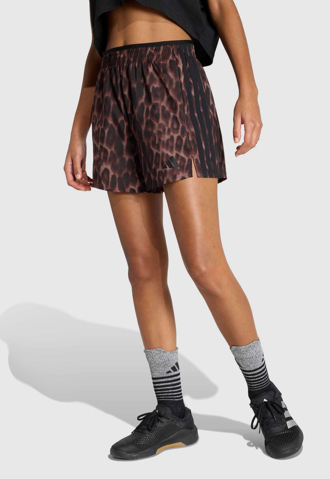 Short Feminino adidas Performance Animal Print Marrom