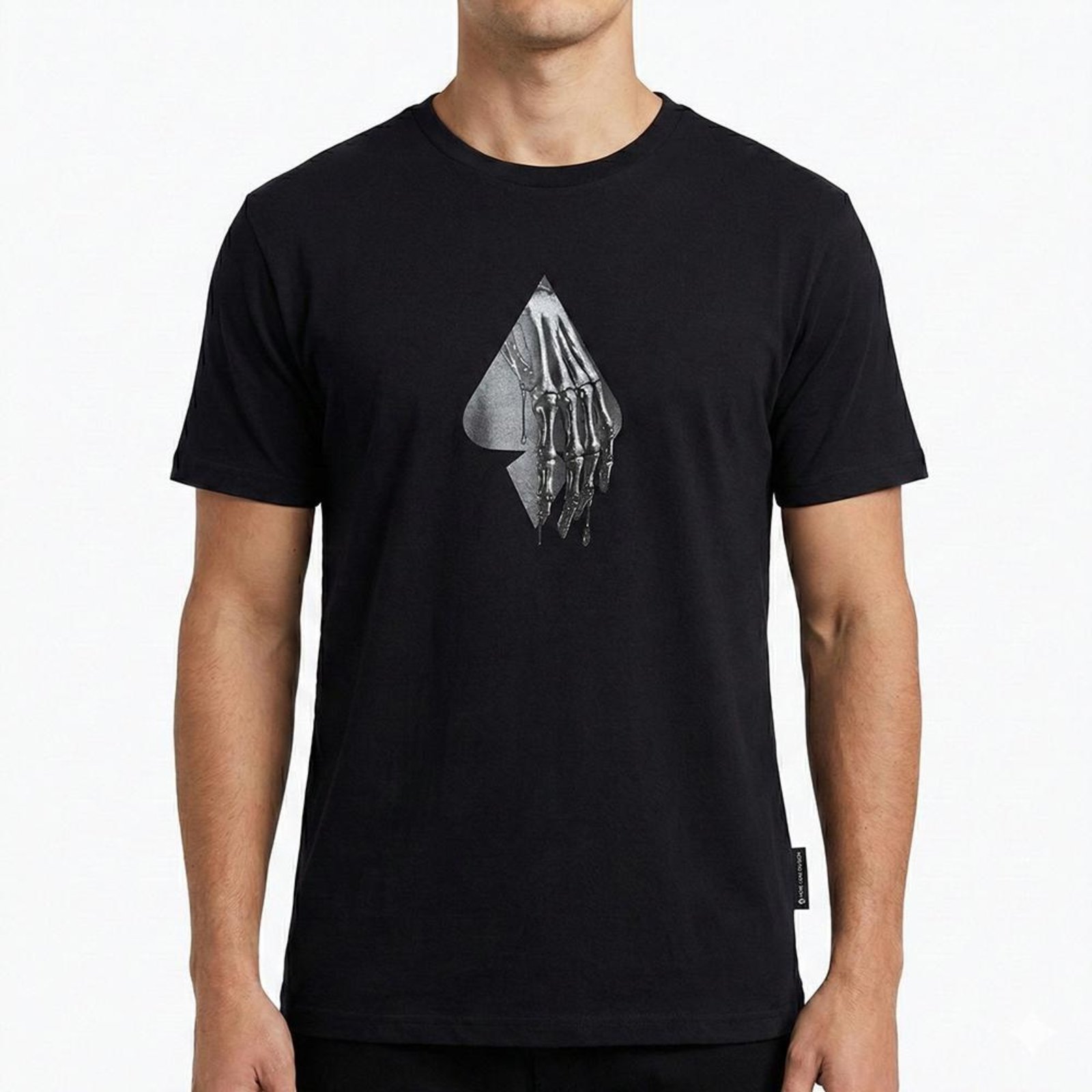 Camiseta MCD Mão Cromada SM26 Masculina Preto