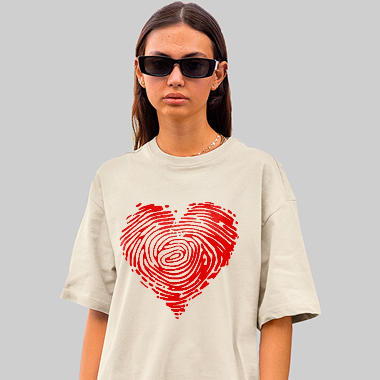 Camiseta Oversized Coração Design Criativo Casual Premium Unissex Off White