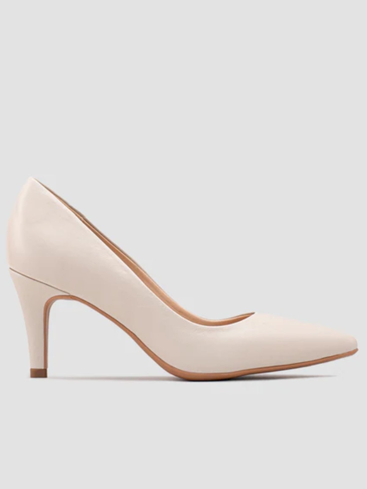 Scarpin CBK Salto Fino Couro Marfim Bege