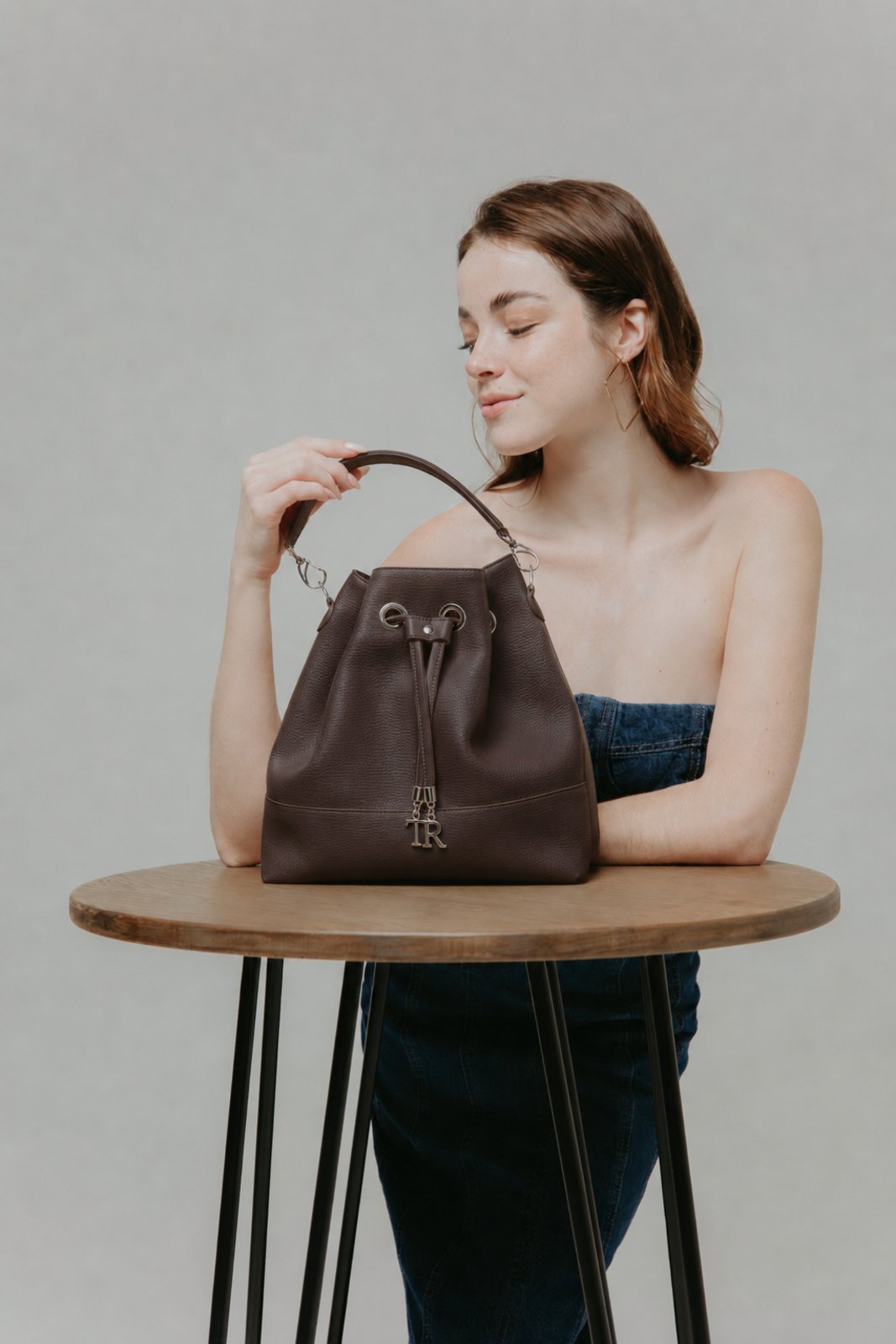 Bolsa Feminina Bucket Mão Ombro Tira Colo Paola Retta Oficial