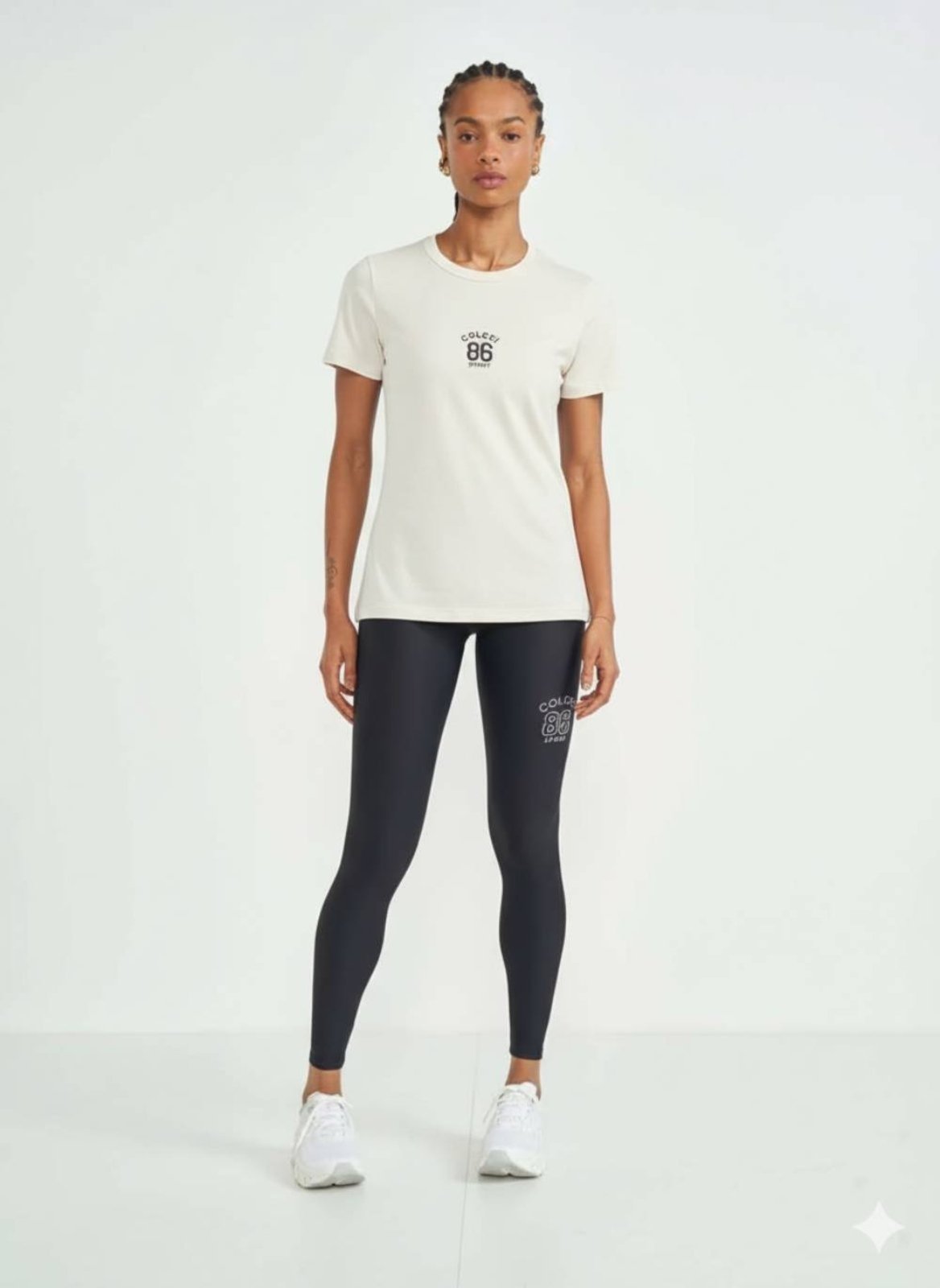 Camiseta Colcci Sport New Comfort Fit Feminina Off Natural