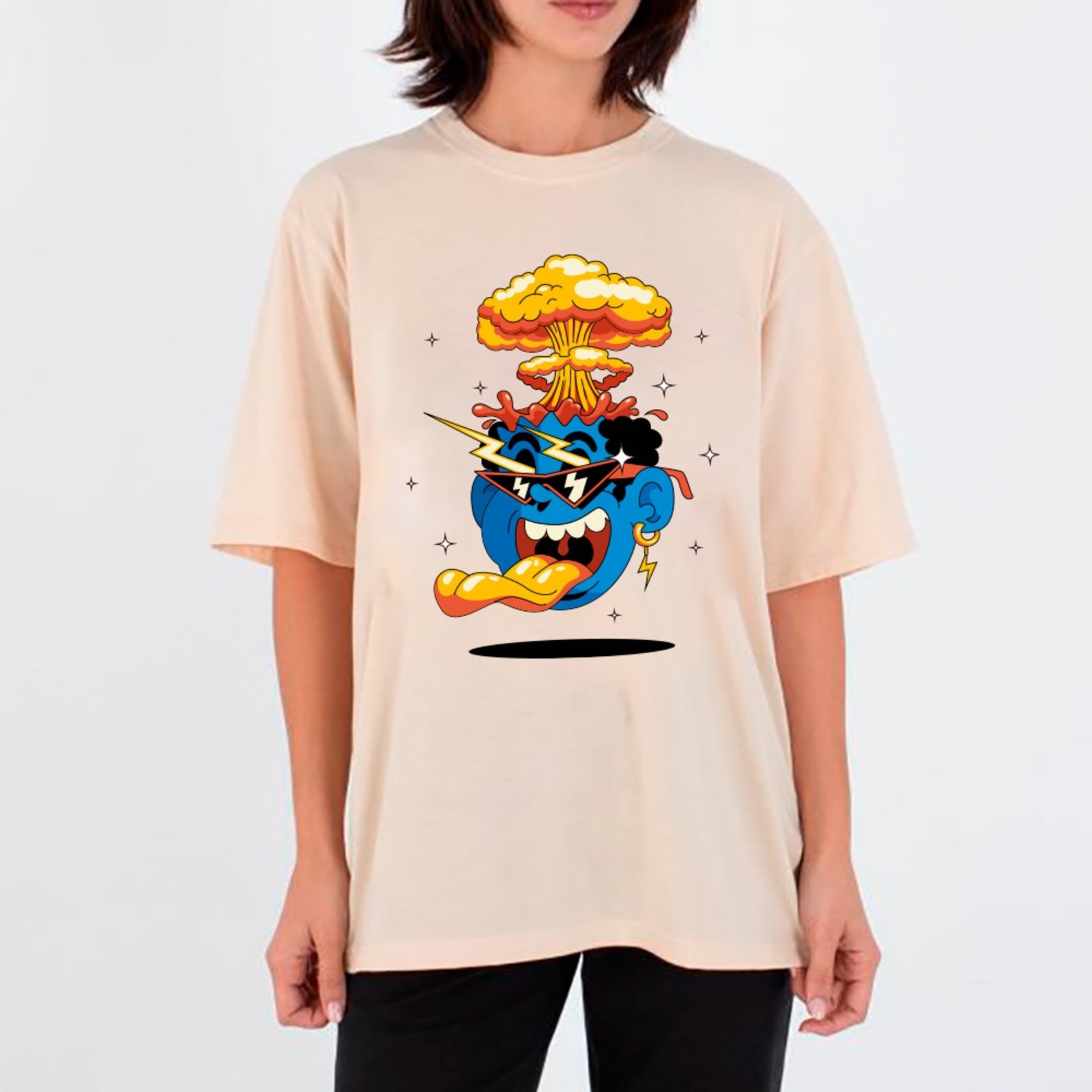 Camiseta Ousy Cartoon Explosiva Oversized Unissex Off White