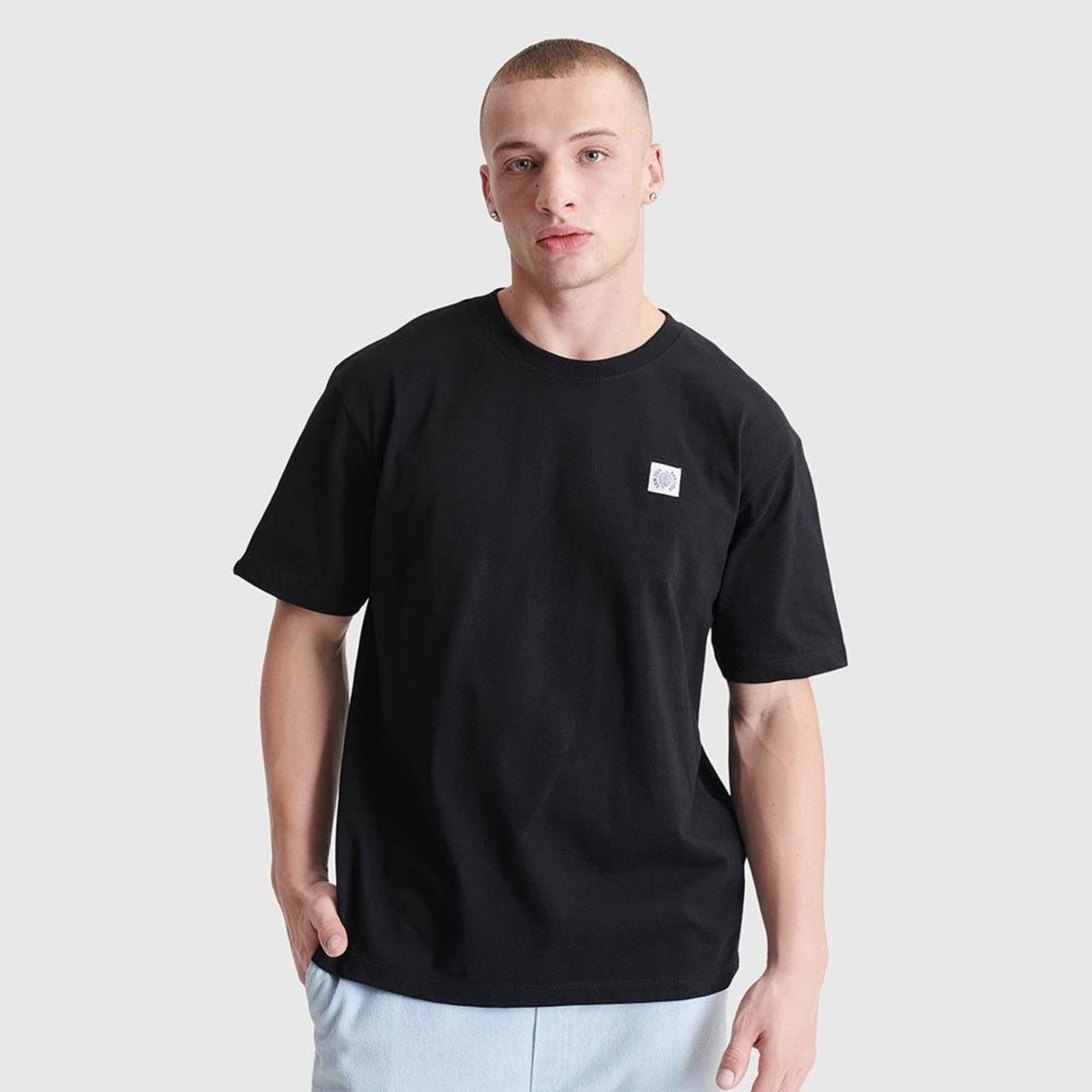 Camiseta Regular Baw College Preto