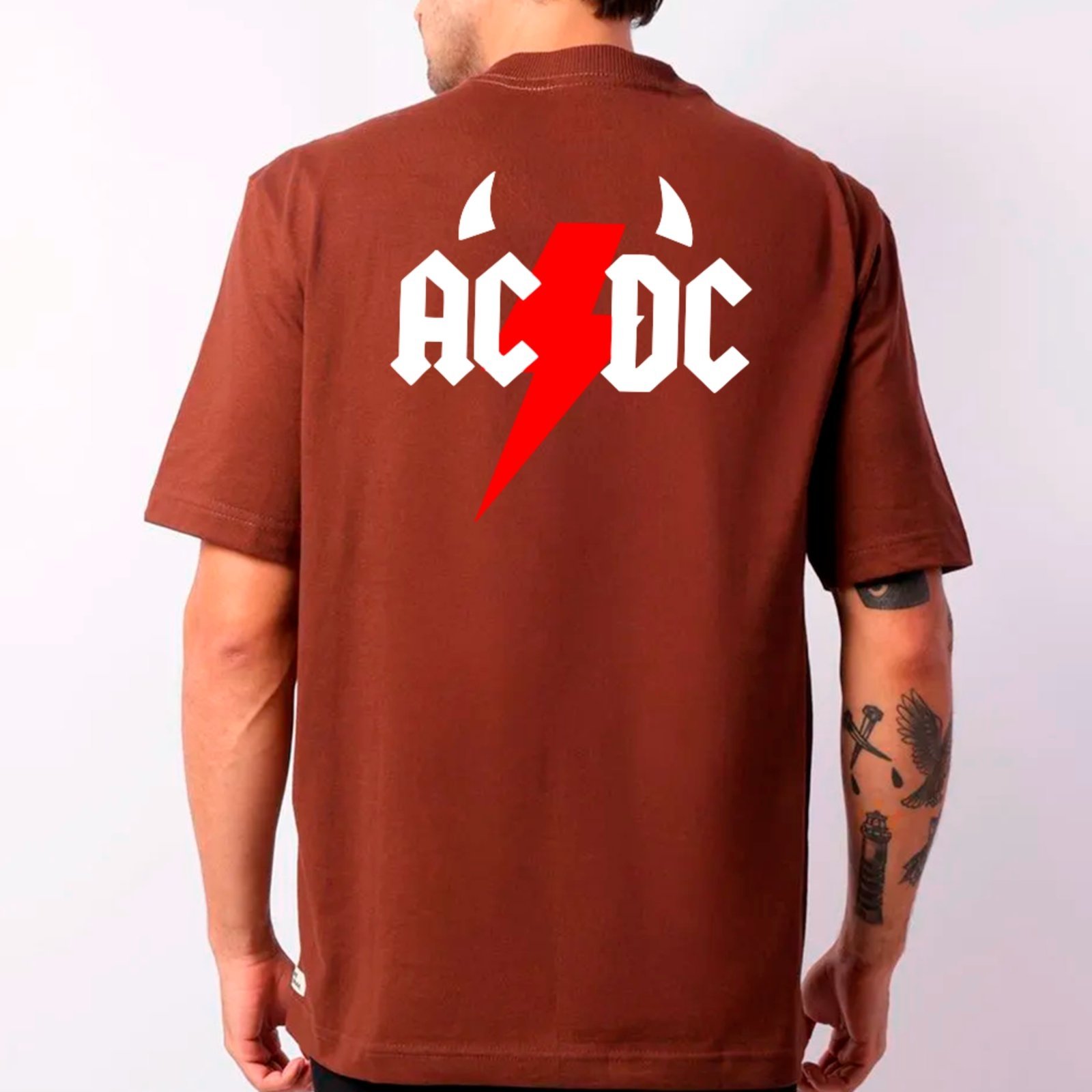 Vista 3 Camiseta Ousy Básica AC DC Angus Young Estilo Urbano Unissex rosa ousy rosa
