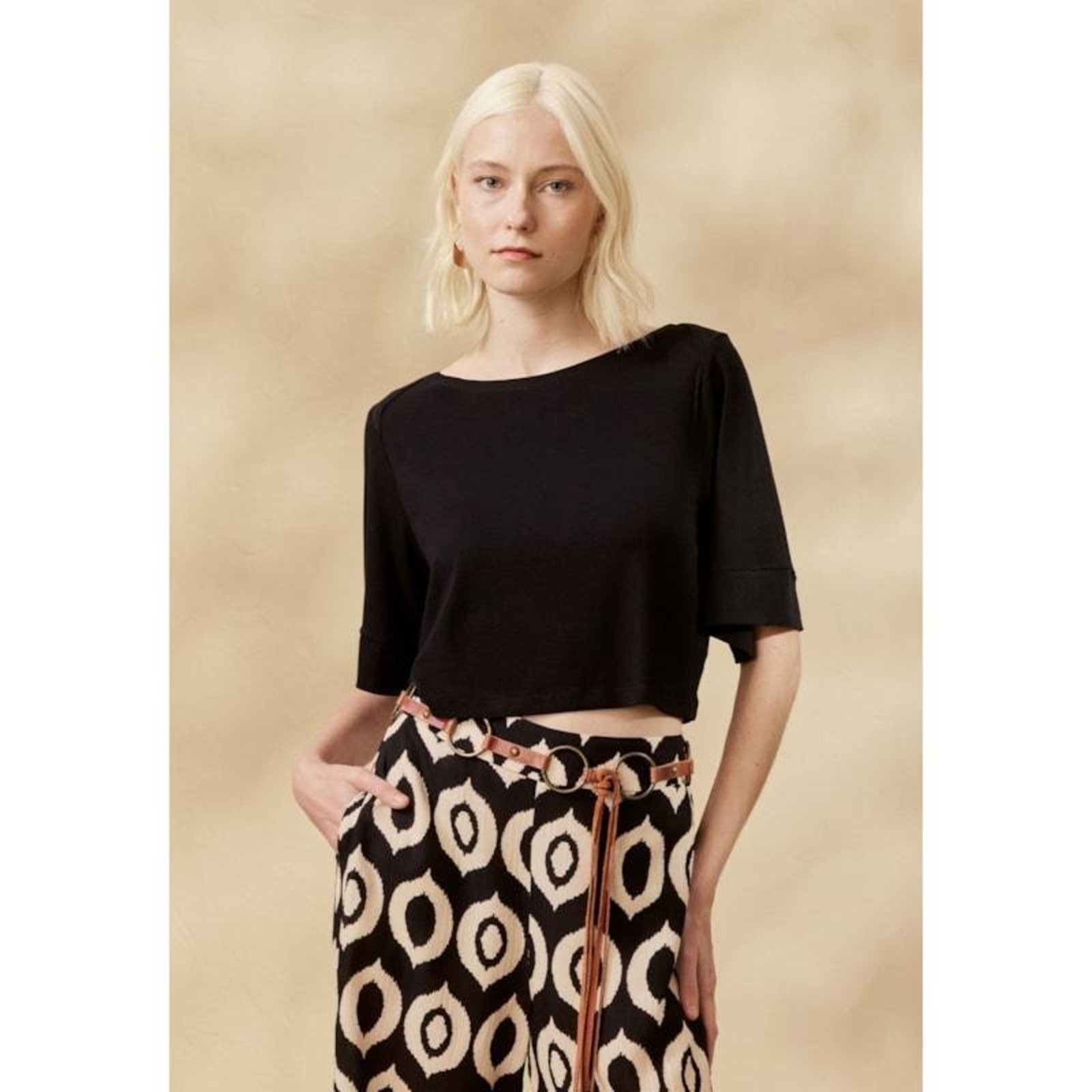 Cropped Liso com Manga Preto