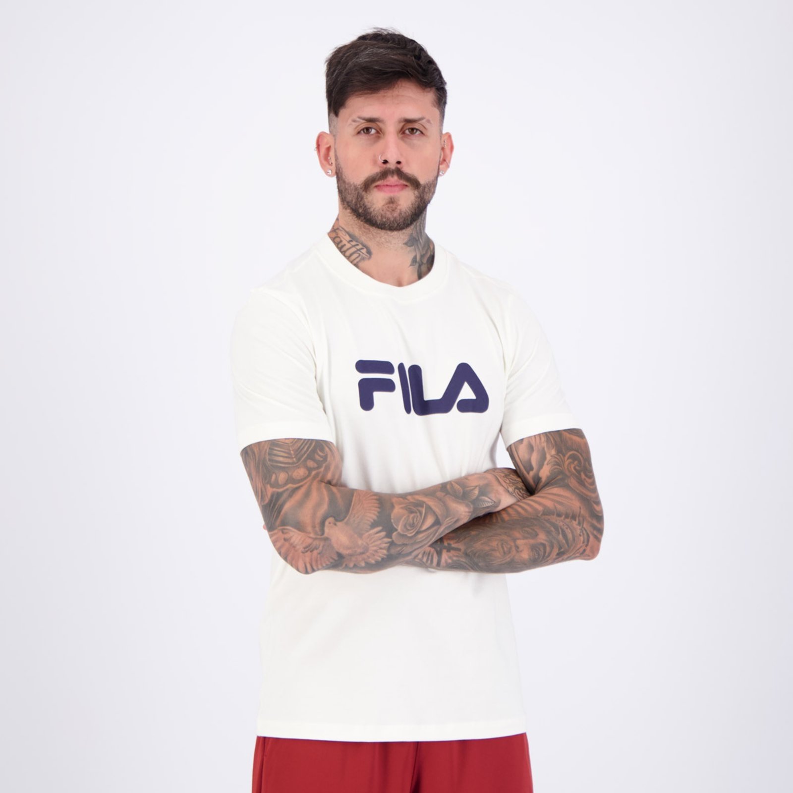 Vista 3 Camiseta Fila Regular Letter Premium IV Off White e Preta branco white Fila branco white