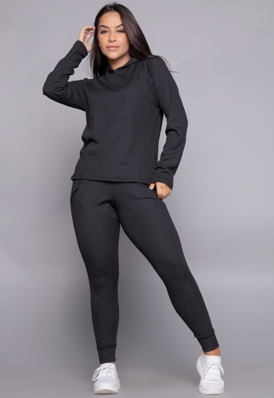 Conjunto Feminino Canelado Comfy Com Capuz e Jogger Preto