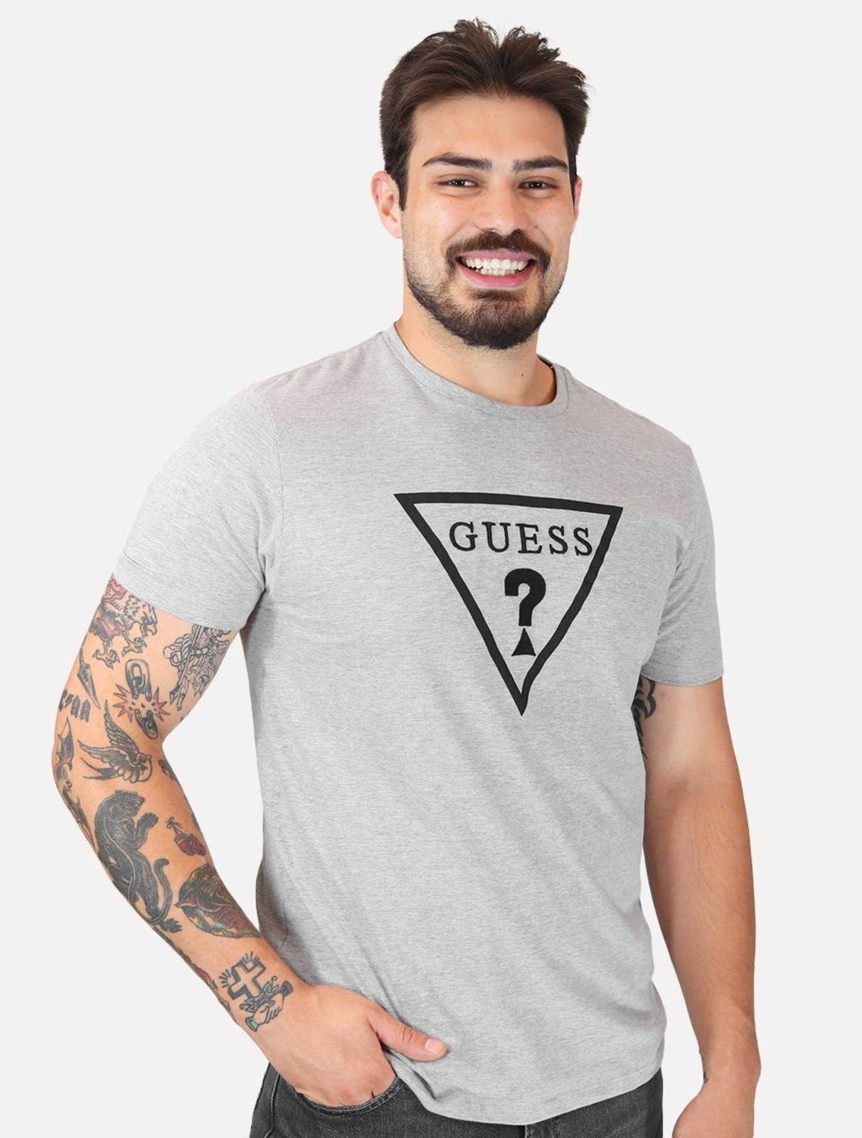 Vista 2 Camiseta Guess Masculina Classic Logo Embossed cinza Guess cinza