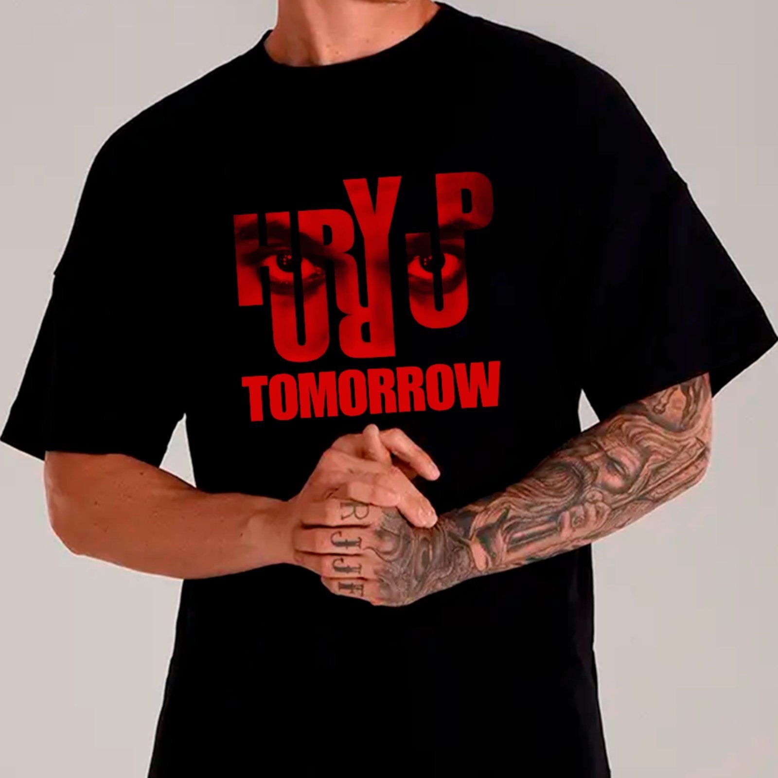 Camiseta Ousy Básica The Weeknd Hurry Up Tomorrow Unissex Preto