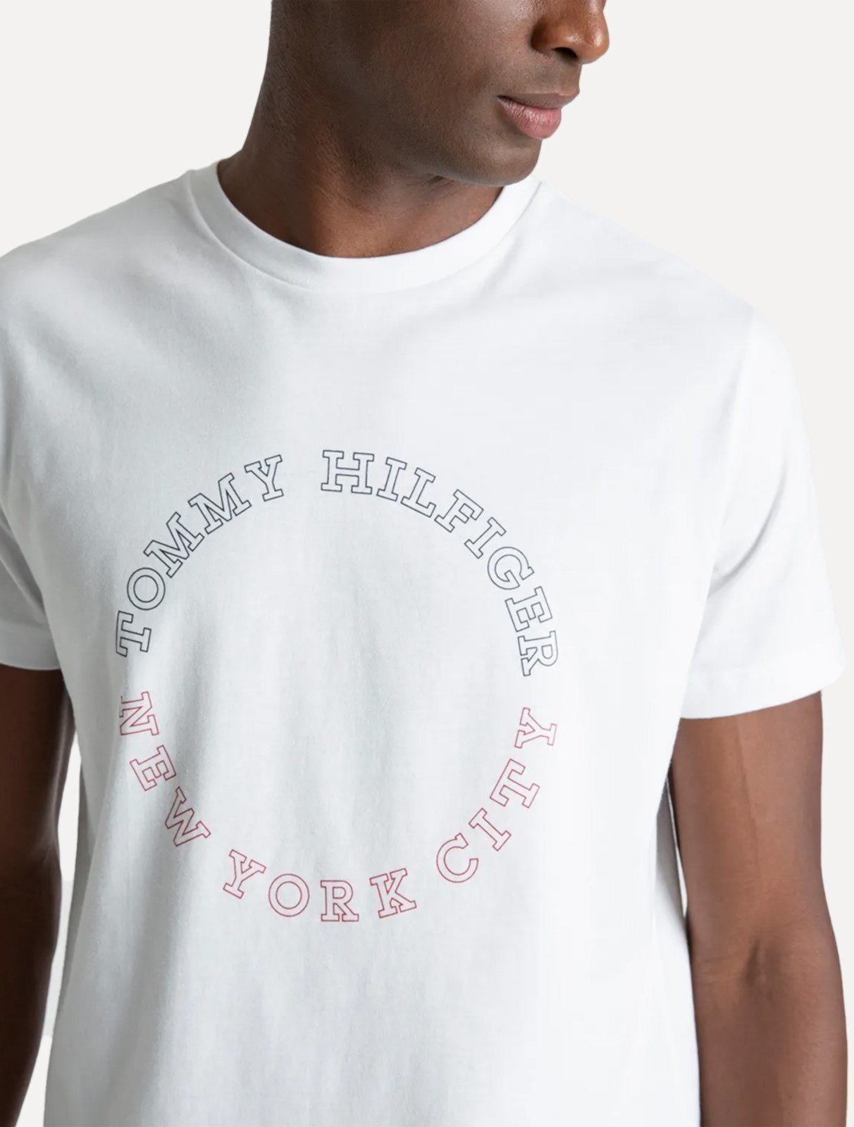 Vista 3 Camiseta Tommy Hilfiger Masculina Monotype Roundle Logo Branca branco Tommy Hilfiger branco