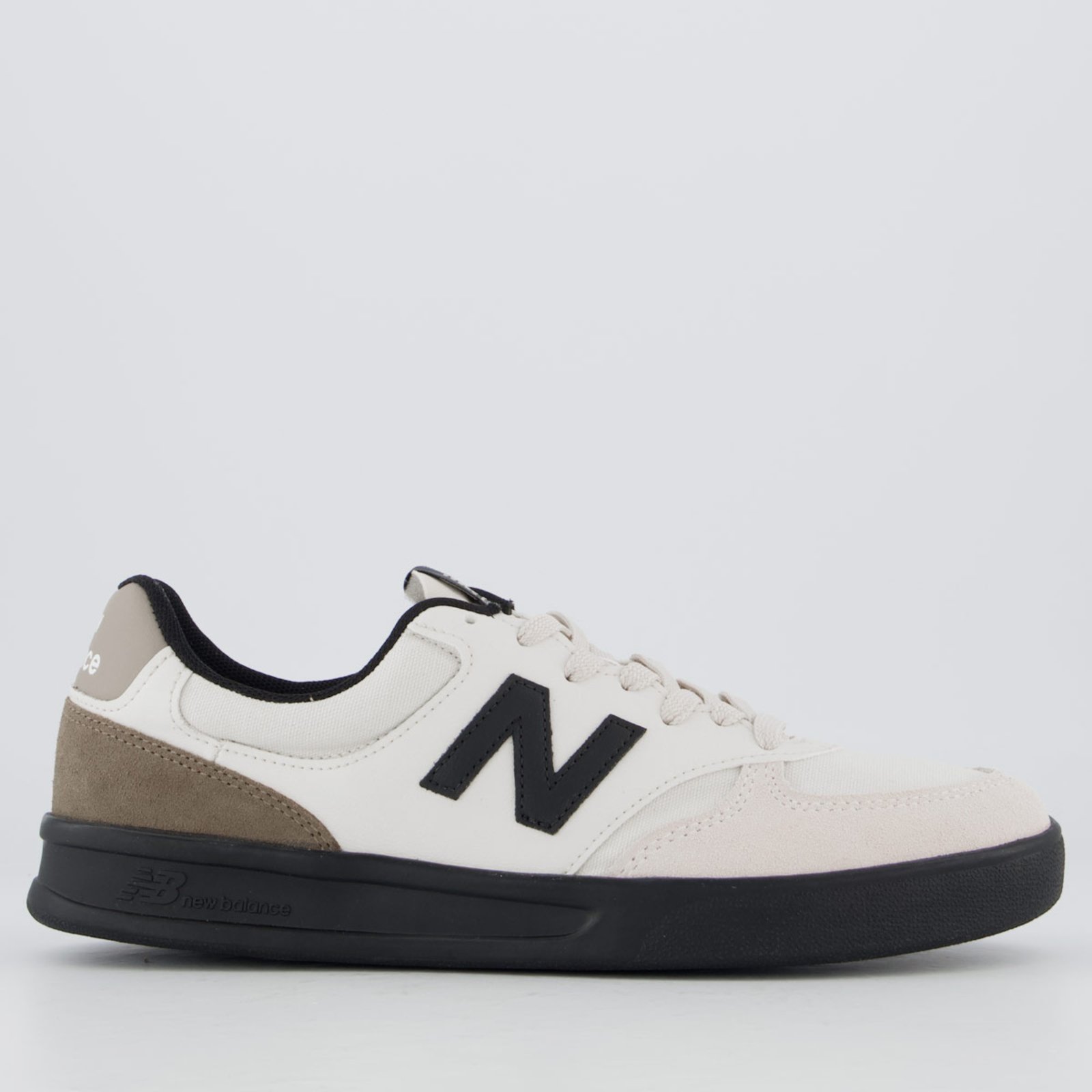 Tênis New Balance CT 300 V3 Branco e Bege