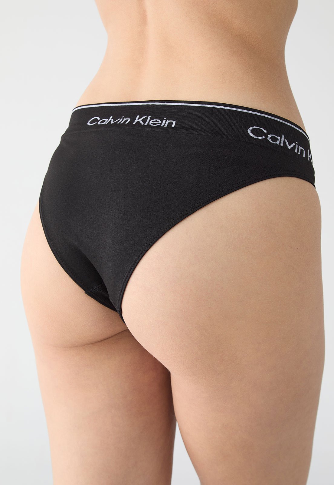 Vista 3 Calcinha Calvin Klein Underwear Tanga Modern Cotton Seamless Preta preto Calvin Klein Underwear preto