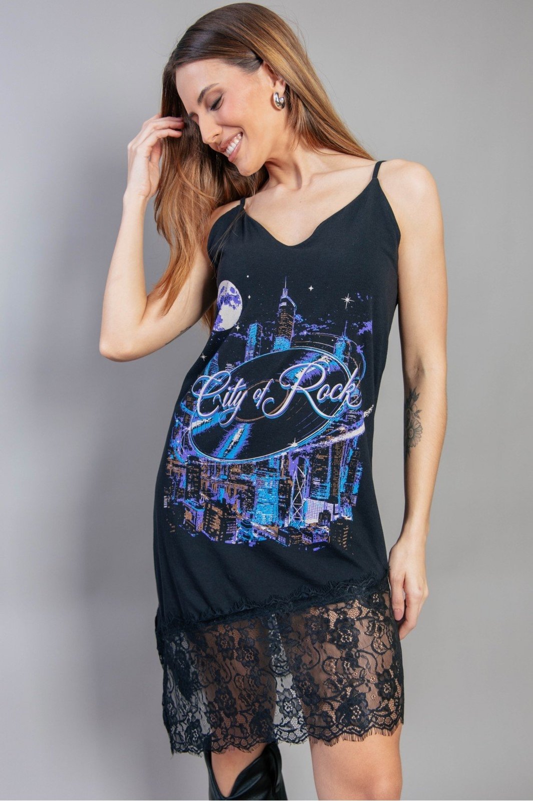 Vestido De Alcinha Preto Com Renda City Of Rock marinaegabriella