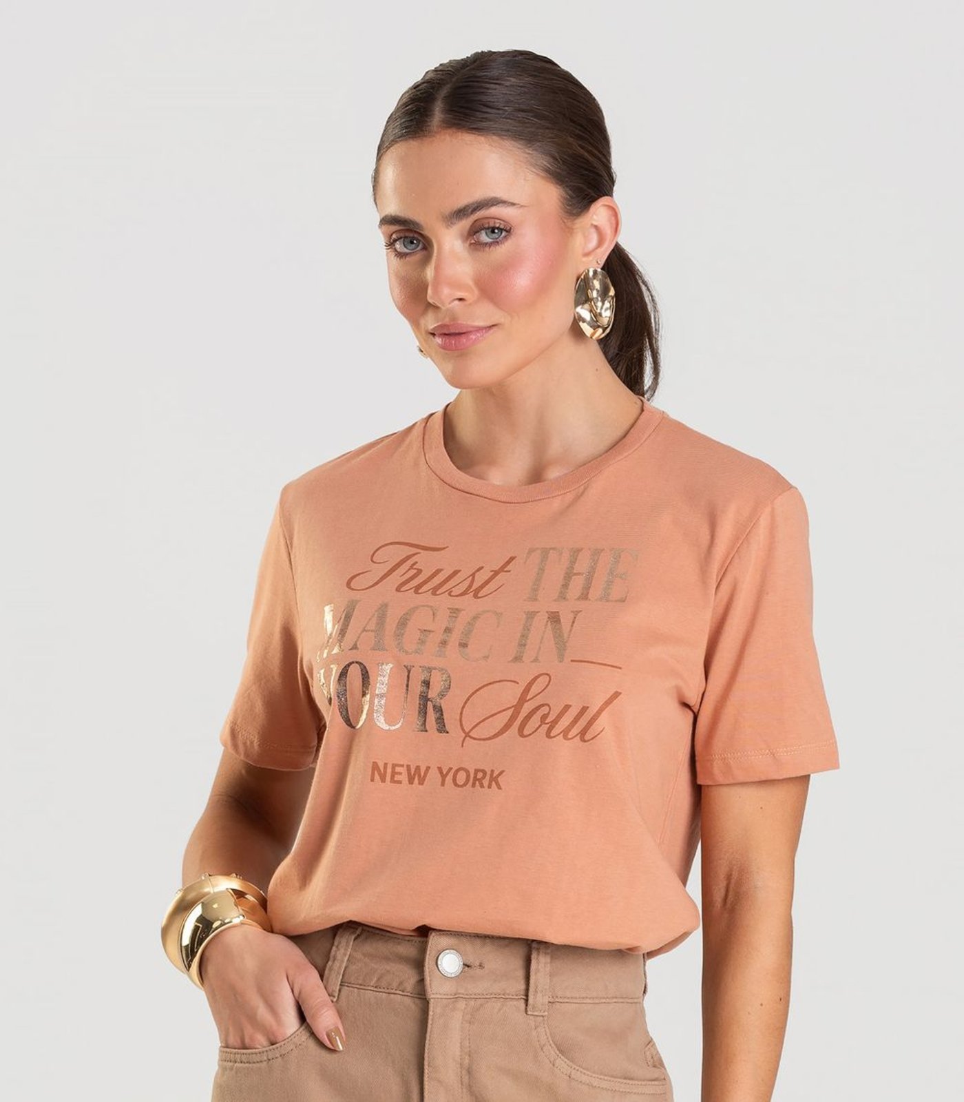 Vista 2 T-shirt Feminina Manga Curta Dianna bege Dianna bege