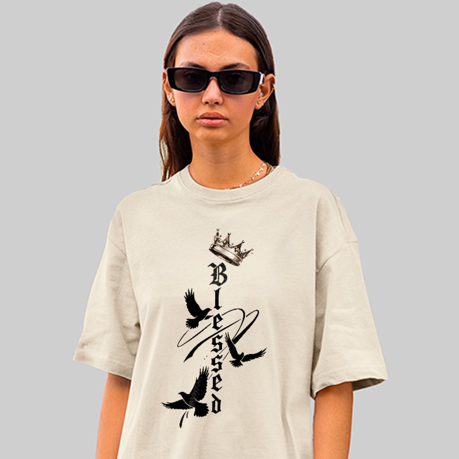 Camiseta Oversized Blessed Crown Doves Faith Gospel Style Off White