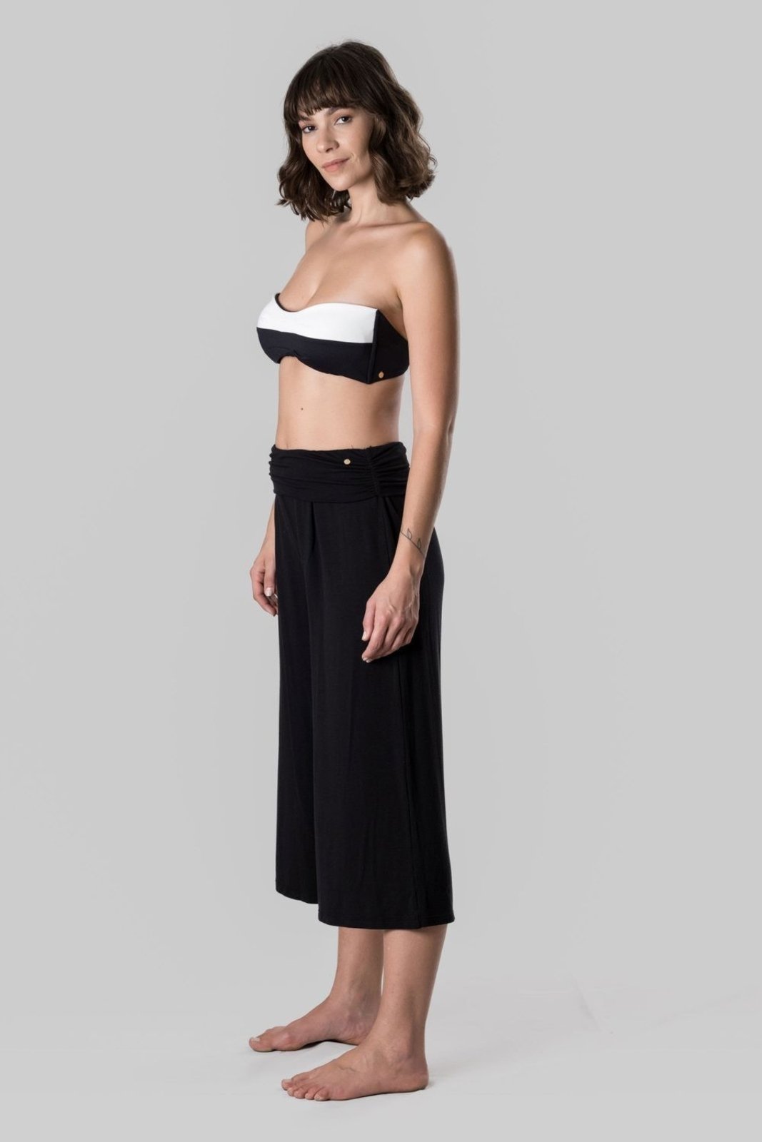 Calça Pantacourt Bamboo Preta Suntime