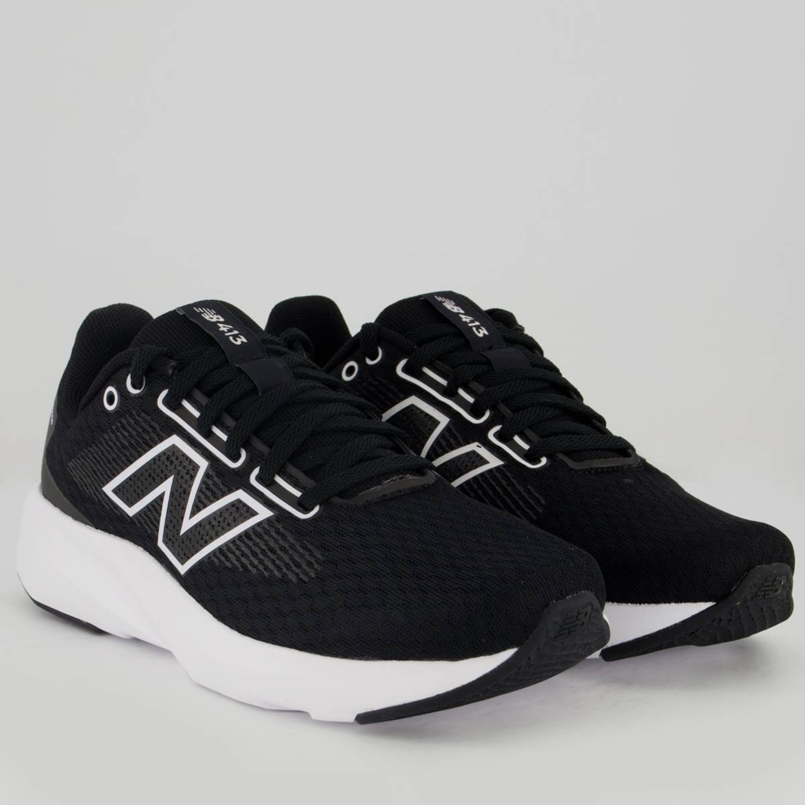 Vista 3 Tênis New Balance 413V3 e Branco preto New Balance preto