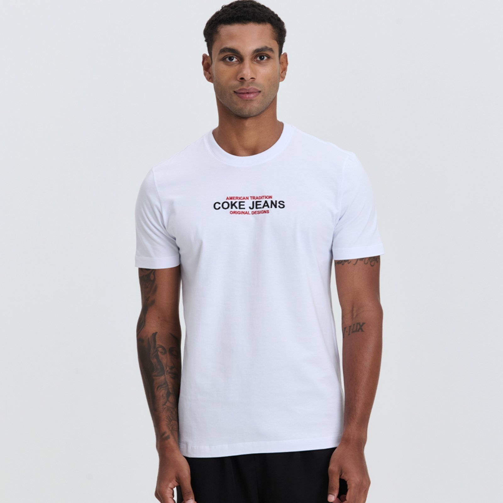 Camiseta Masculina Comfort Tradition Coca-Cola Jeans Branco Óptico