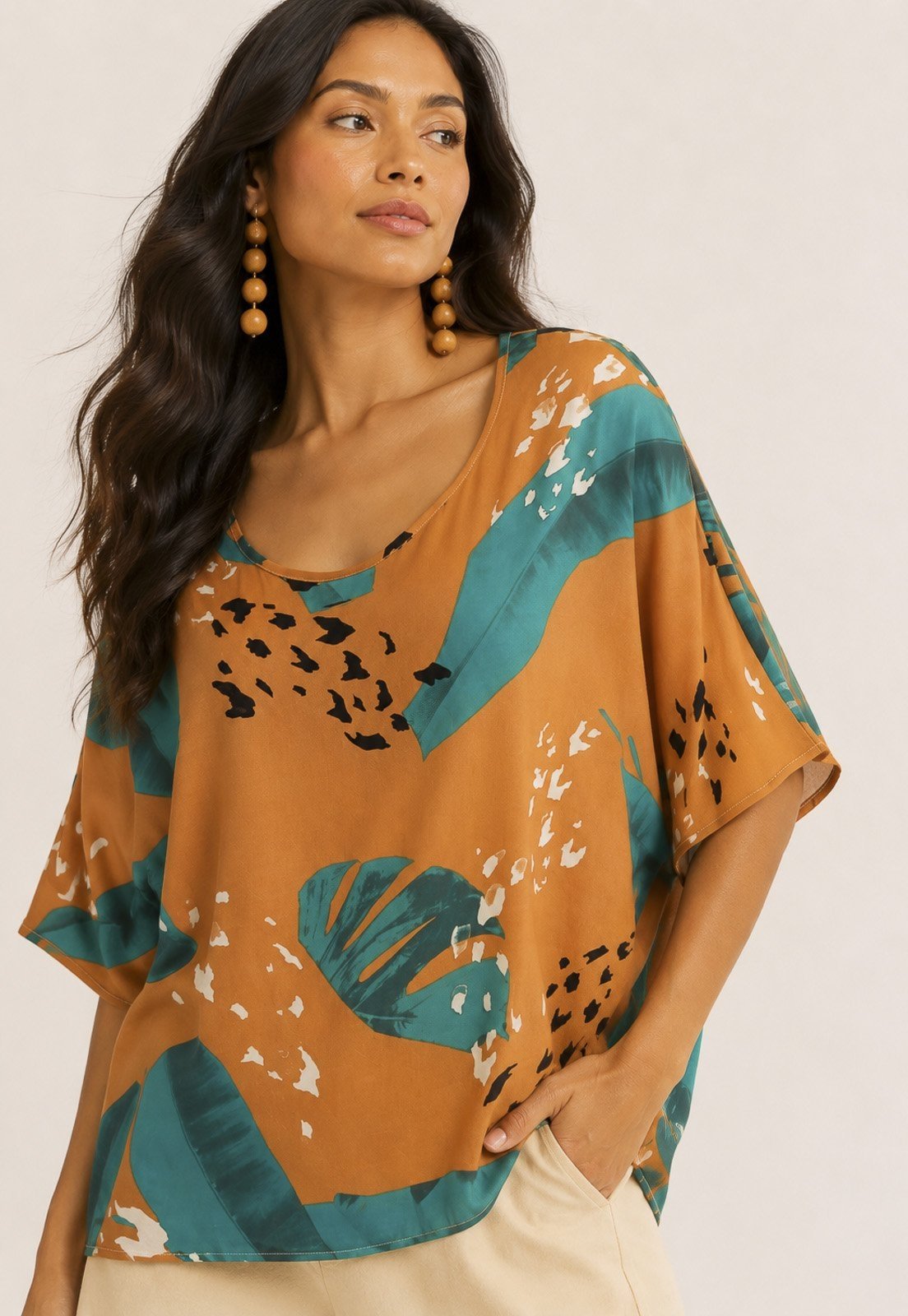 Blusa CabanaFree Morcego Ampla Tangará Estampa Aurora Botãnica