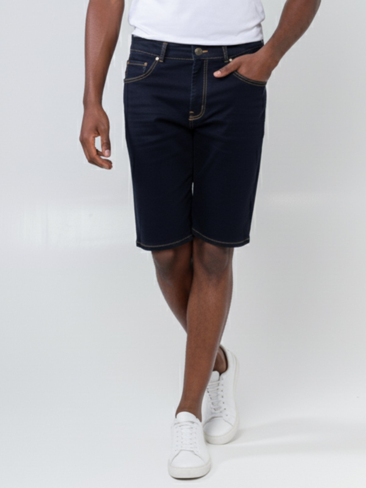 Bermuda Jeans Masculina Kovali Escura Básica e Confortável