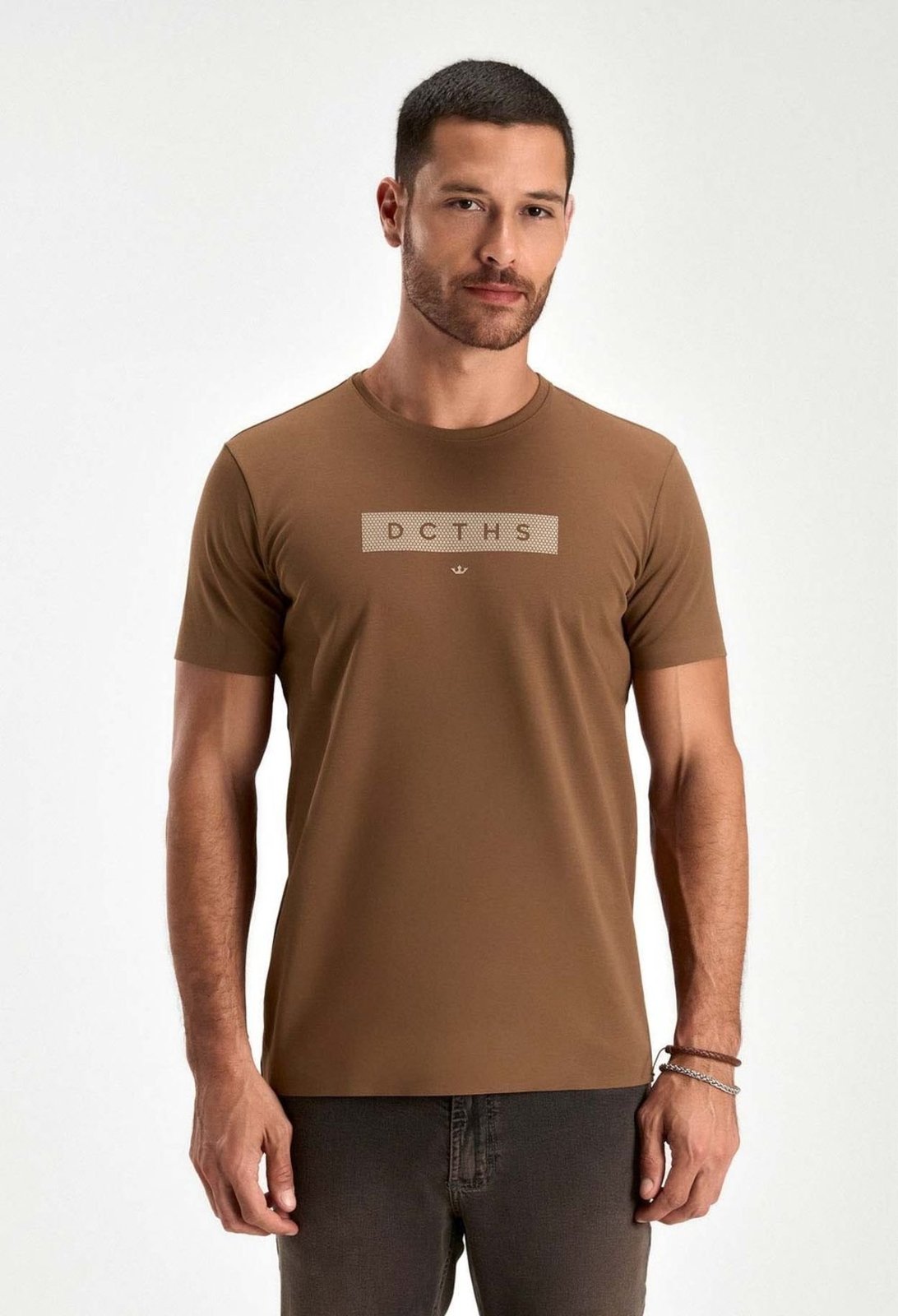 CAMISETA DOCTHOS SLIM MANGA CURTA TECH ESTAMPADA CAMISETA DOCTHOS SLIM MANGA CURTA TECH ESTAMPADA 015 CAQUI P