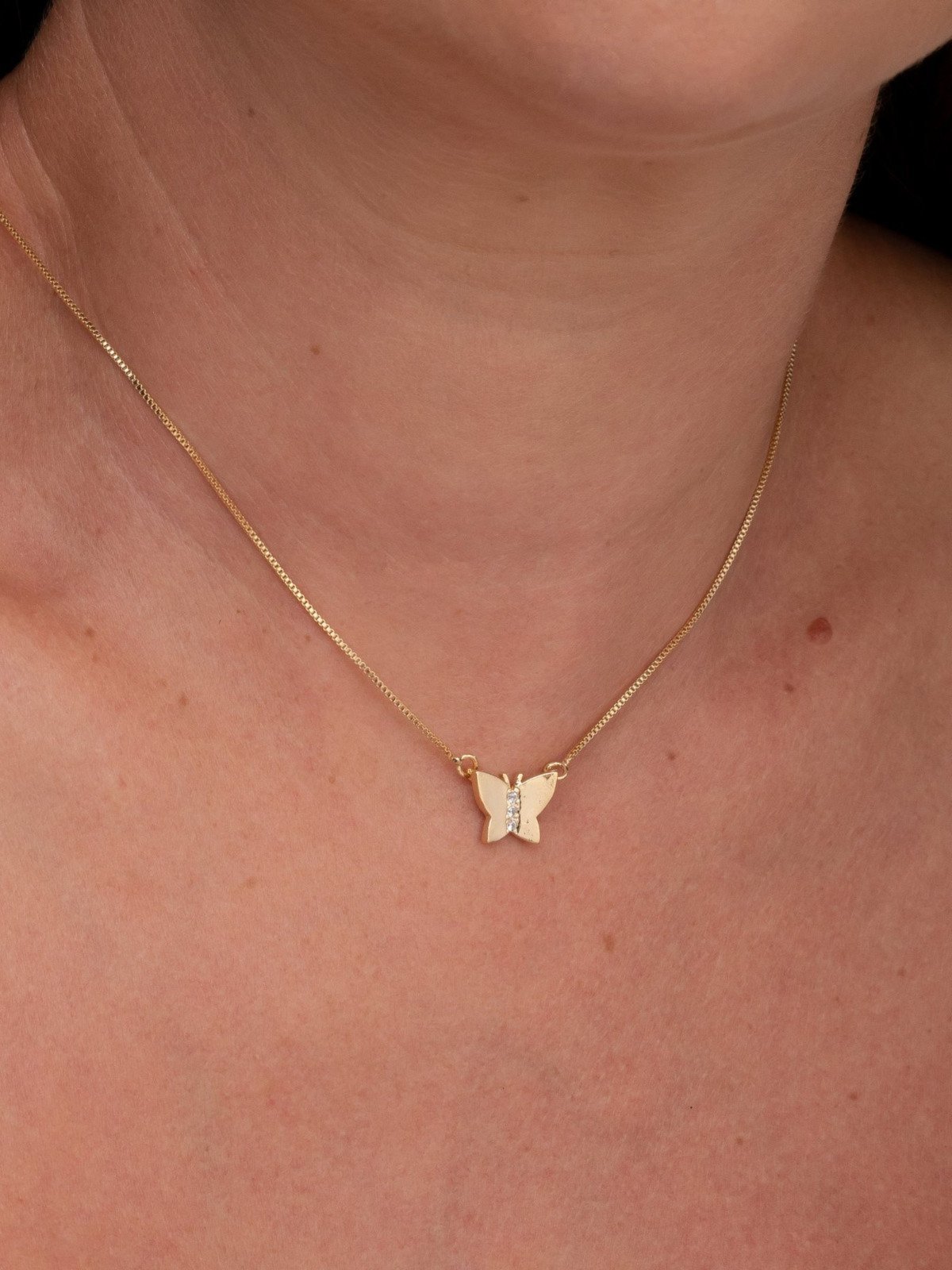 Vista 3 Gargantilha Banhada a Ouro 18k Borboleta Alexandra Michelassi Semijoias dourado
