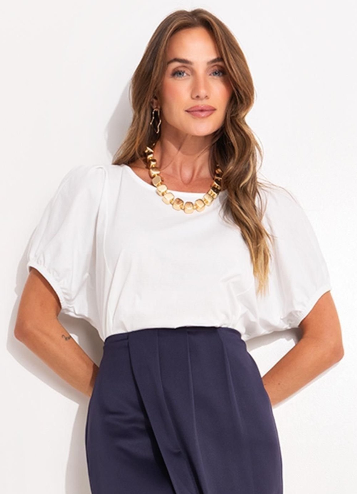 Blusa Feminina Bege Em Malha De Algodão Penteado