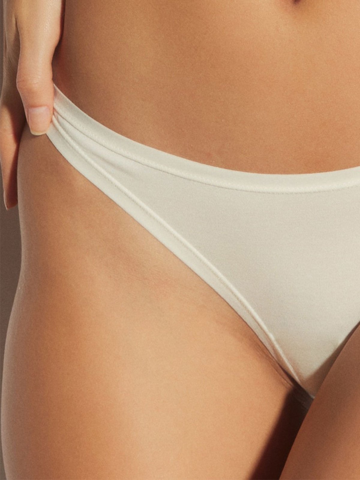 Vista 3 Calcinha Fio Essentials Modal Off White Loungerie incolor white Loungerie incolor white