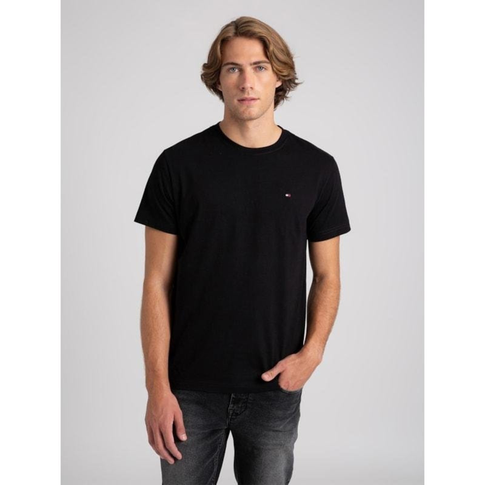Camiseta Clássica Gola C Preto