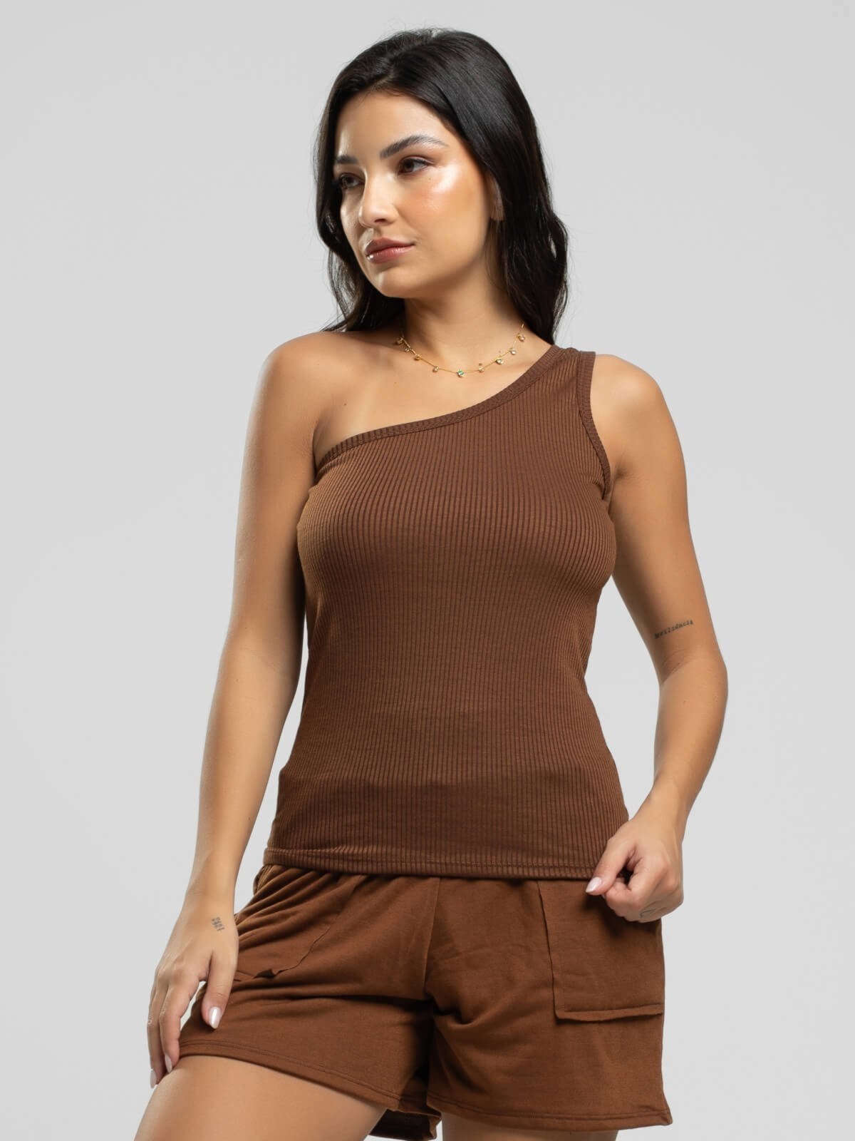 Camiseta Regata Feminina Canelado Um Ombro Só Moda Casual Vicbela Marrom
