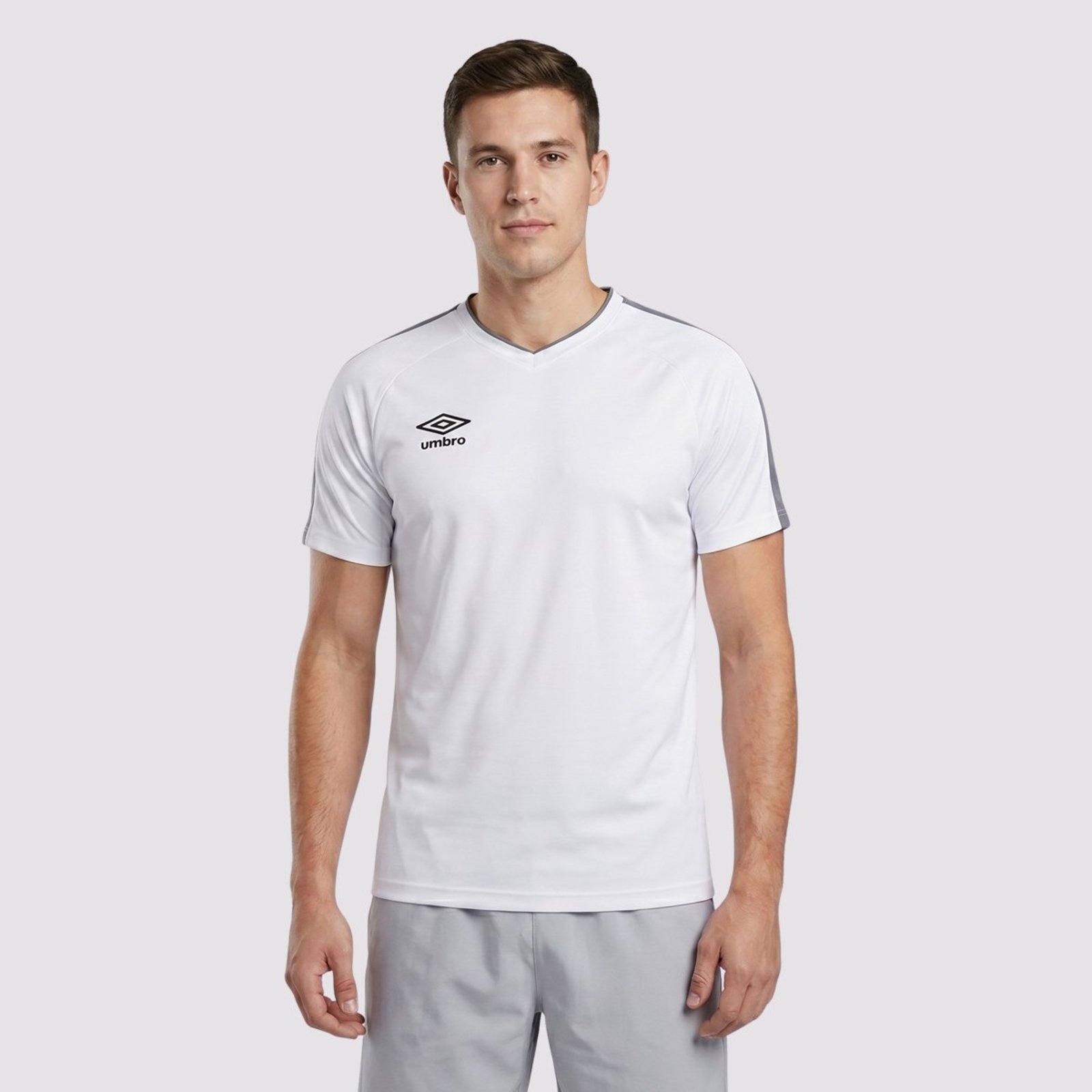 Camiseta Umbro Legacy Field Branca e Cinza